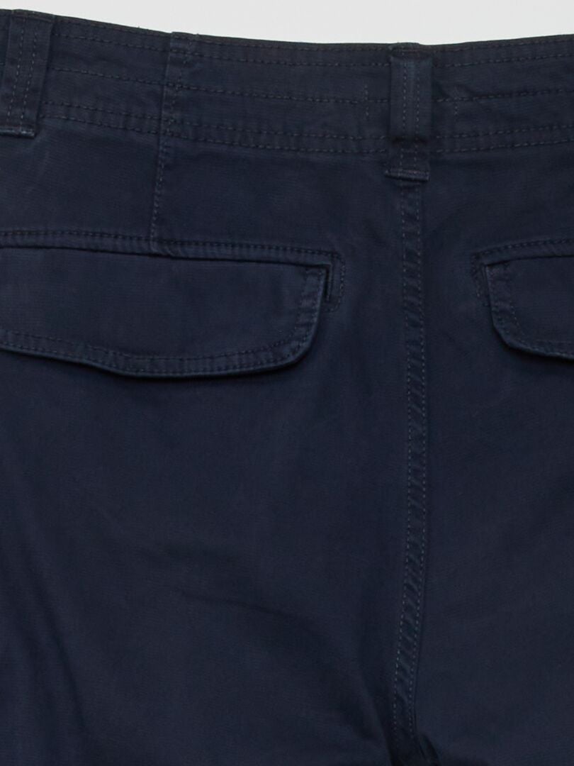 Calça reta com bolsos laterais - AZUL