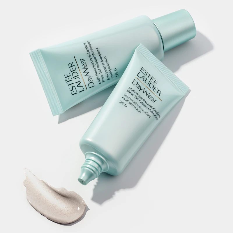 Estée Lauder DayWear Multi-Protection Antioxidant Sheer Tint Release Moisturizer FPS 15 para todos os tipos de pele.
