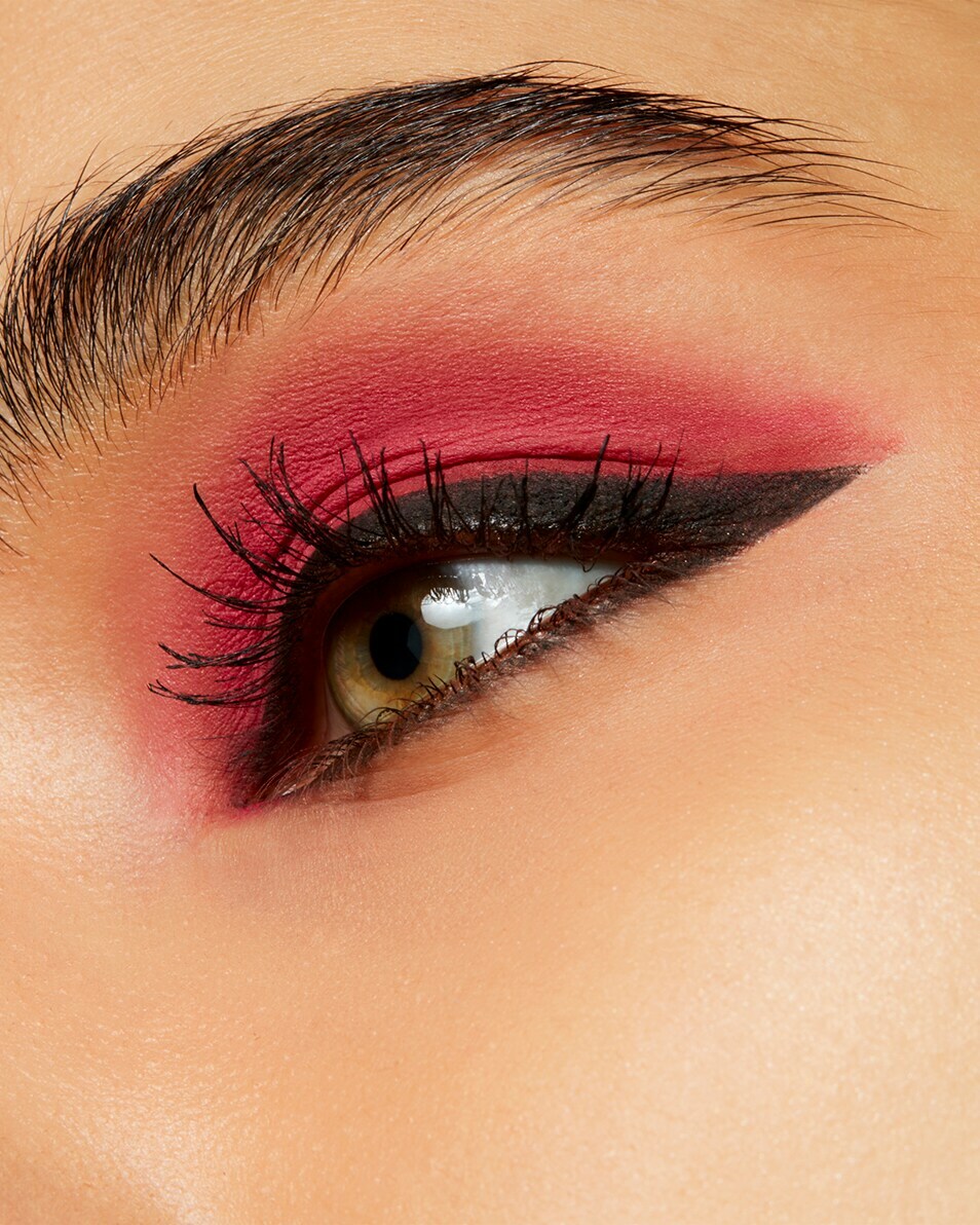 Fard à paupières mat doux MAC Powder Kiss - Effet floutant