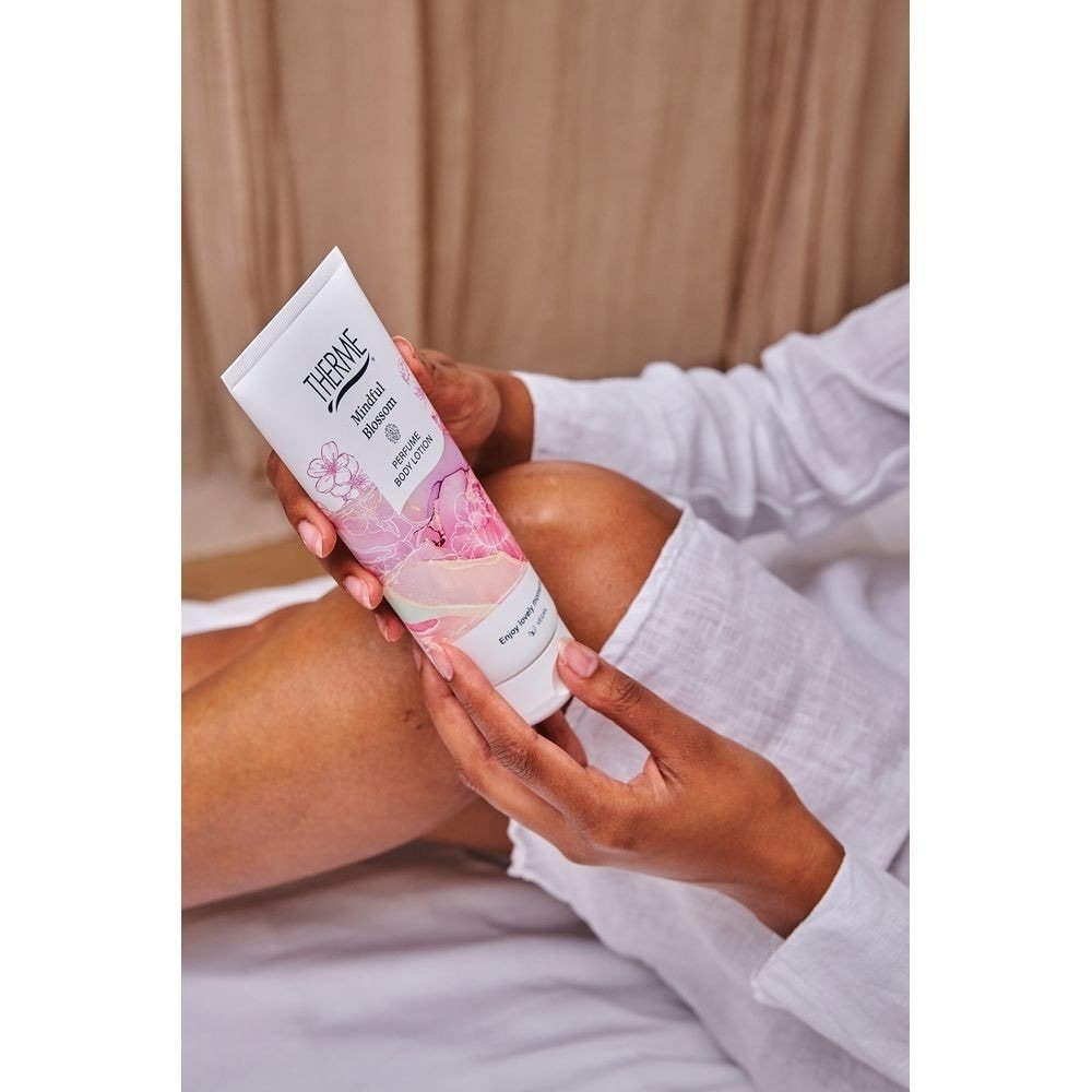 THERME Mindful Blossom parfimirani losion za tijelo - 200 ml
