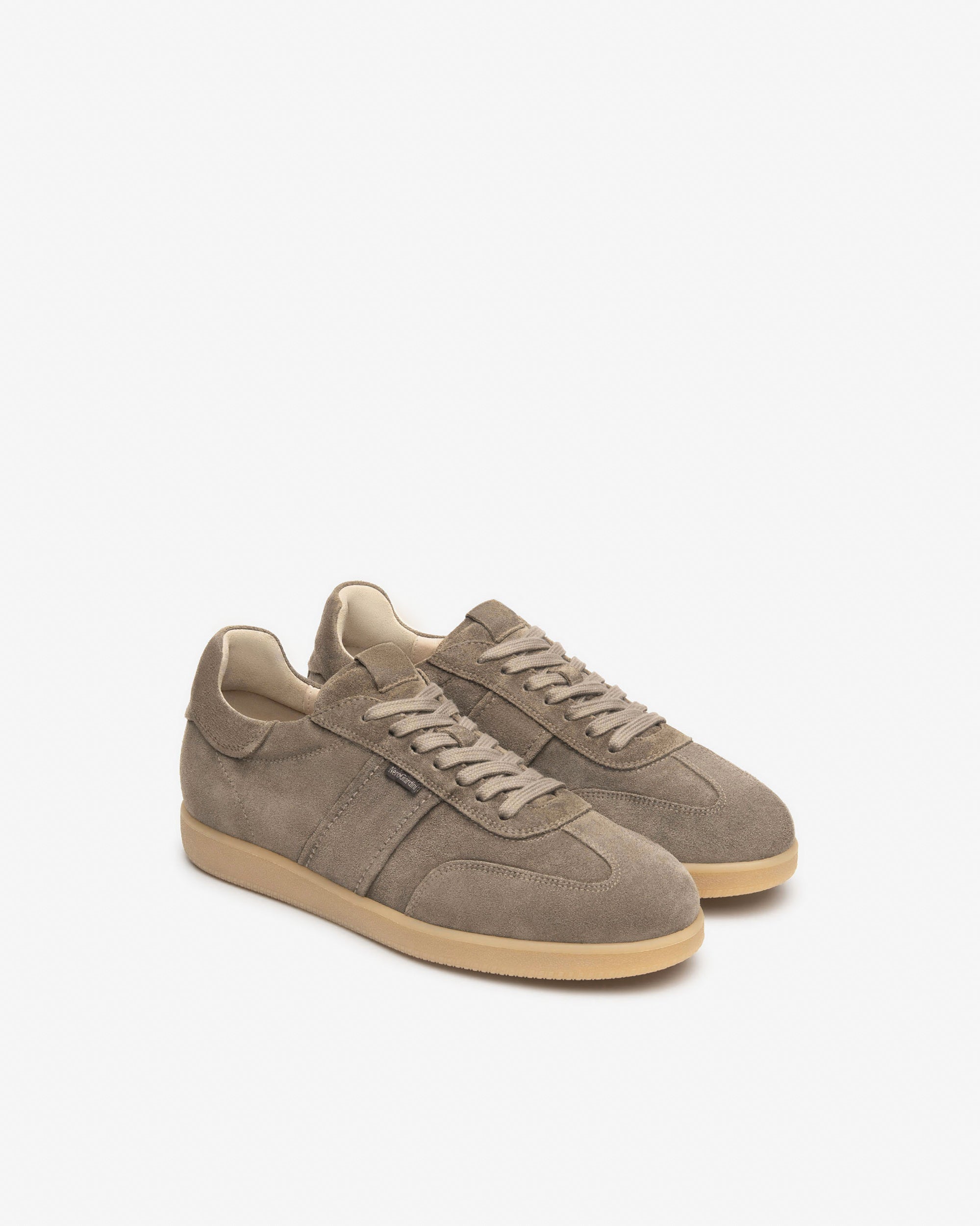  Baskets en daim pour hommes