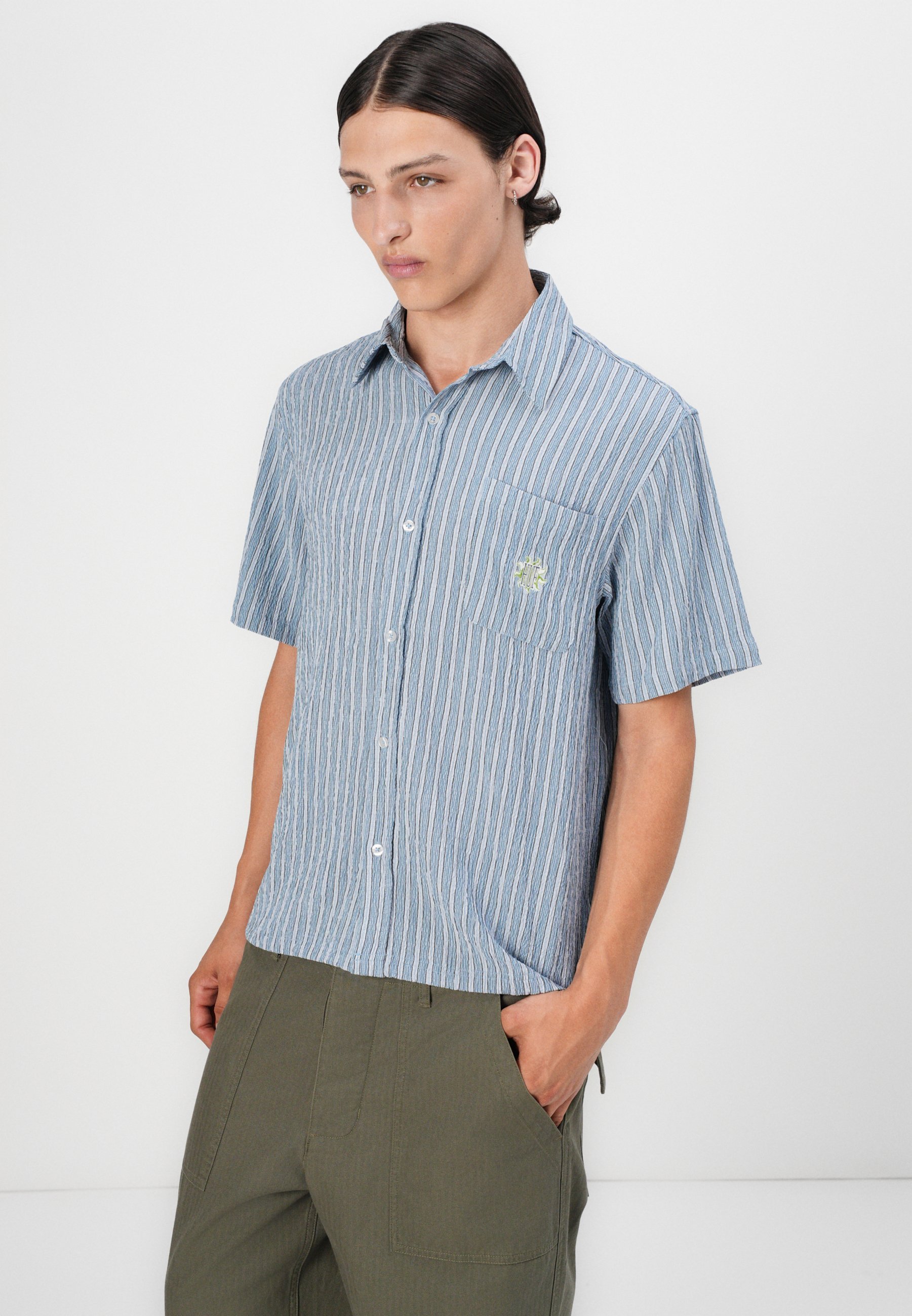 Chemises HUF