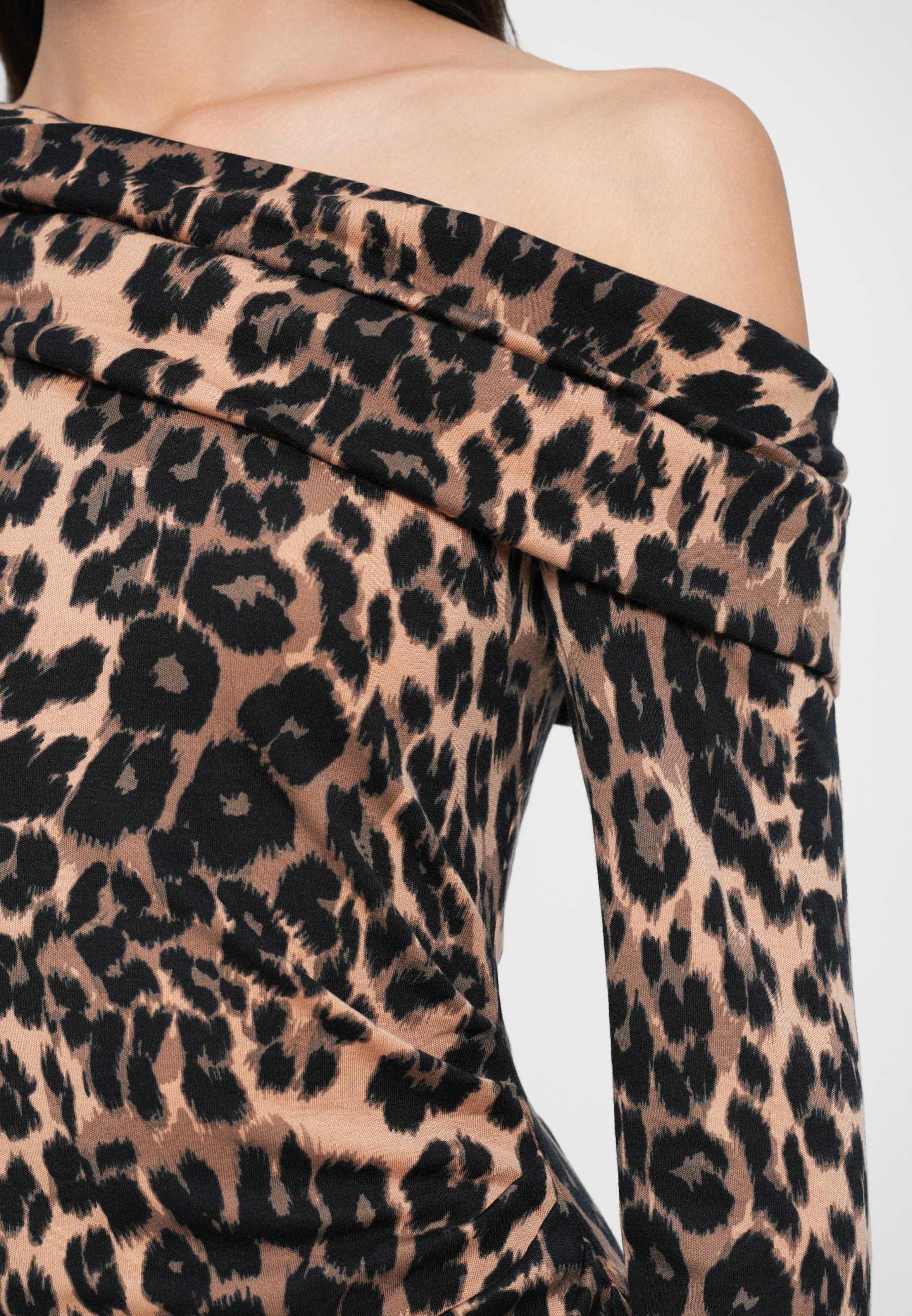 Top a maniche lunghe multicolore di Diane von Furstenberg per CICI.