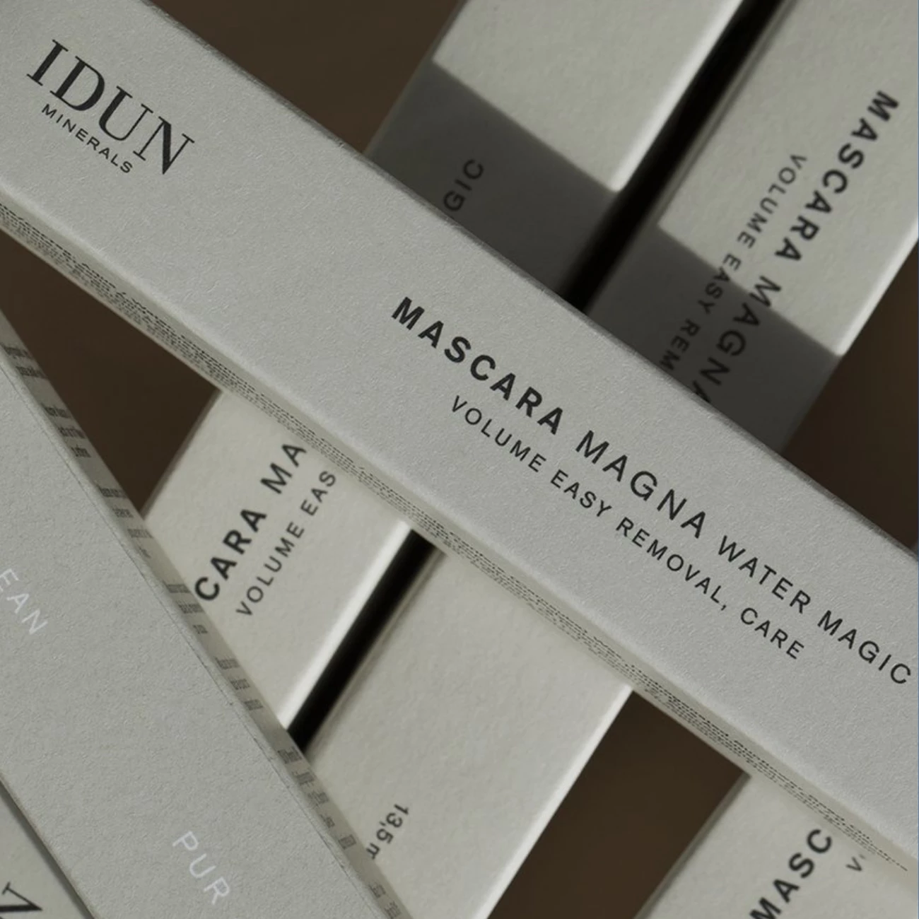 Szempillaspirál Magna Water Magic Black - IDUN Minerals