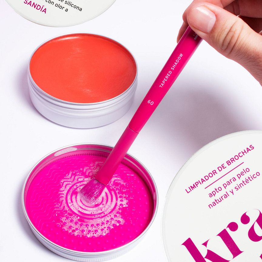 Čistič štetcov Kleaner so silikónovou podložkou a rukoväťou Čističe štetcov na make-up