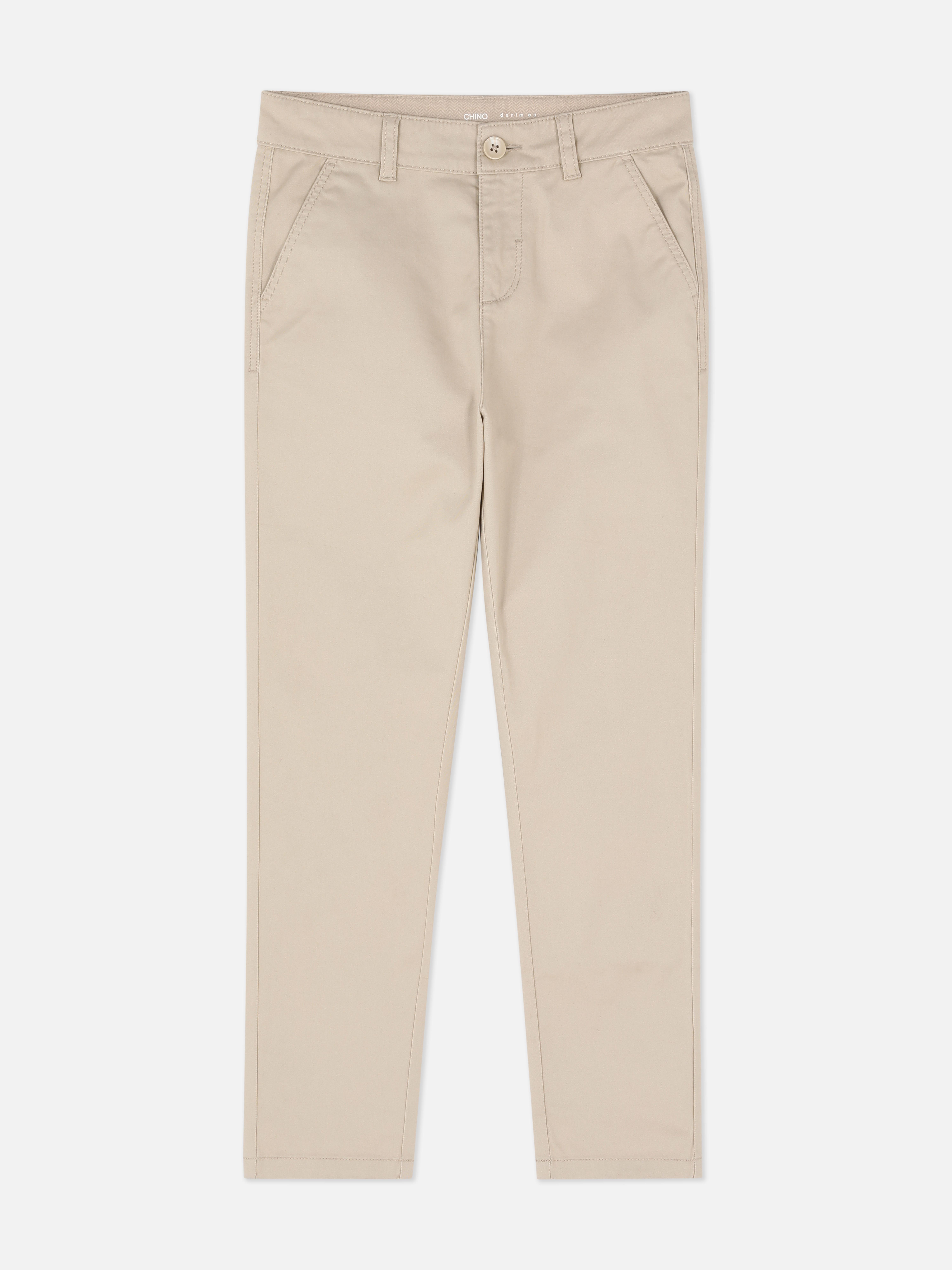 Chino-Hosen für Jungen. Diese coolen Chinos mit Gürtelschlaufen, Taschen und geradem Bein werden schnell zu ihren neuen Lieblingshosen!