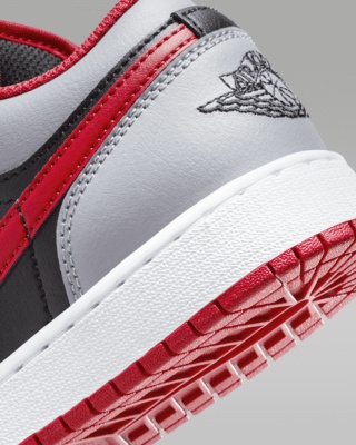 Air Jordan 1 Low Older Kids' Shoes