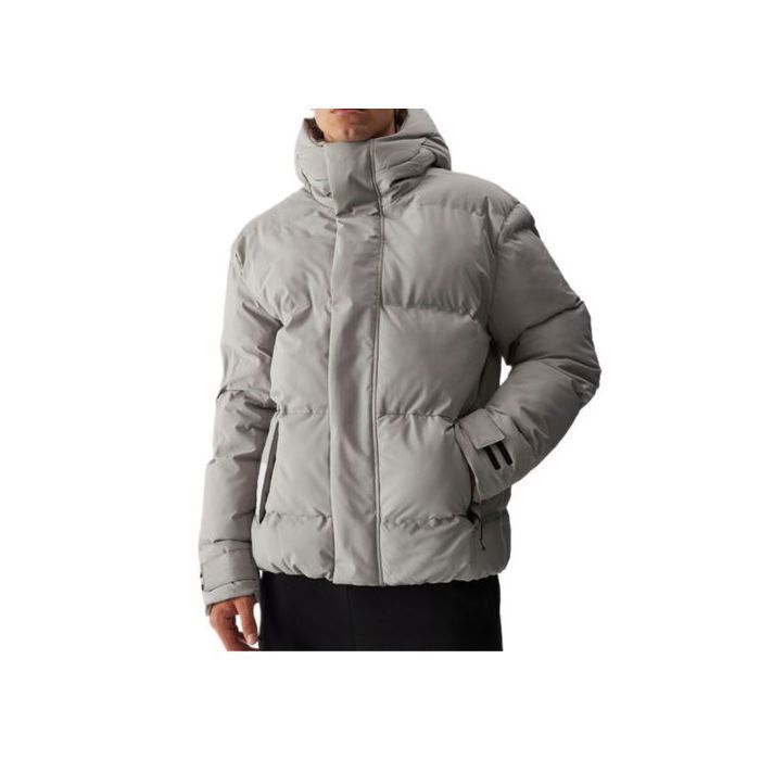 Chaqueta acolchada gris para hombre 4F M479 - Talla S, aislamiento sintético y estilo moderno para invierno.