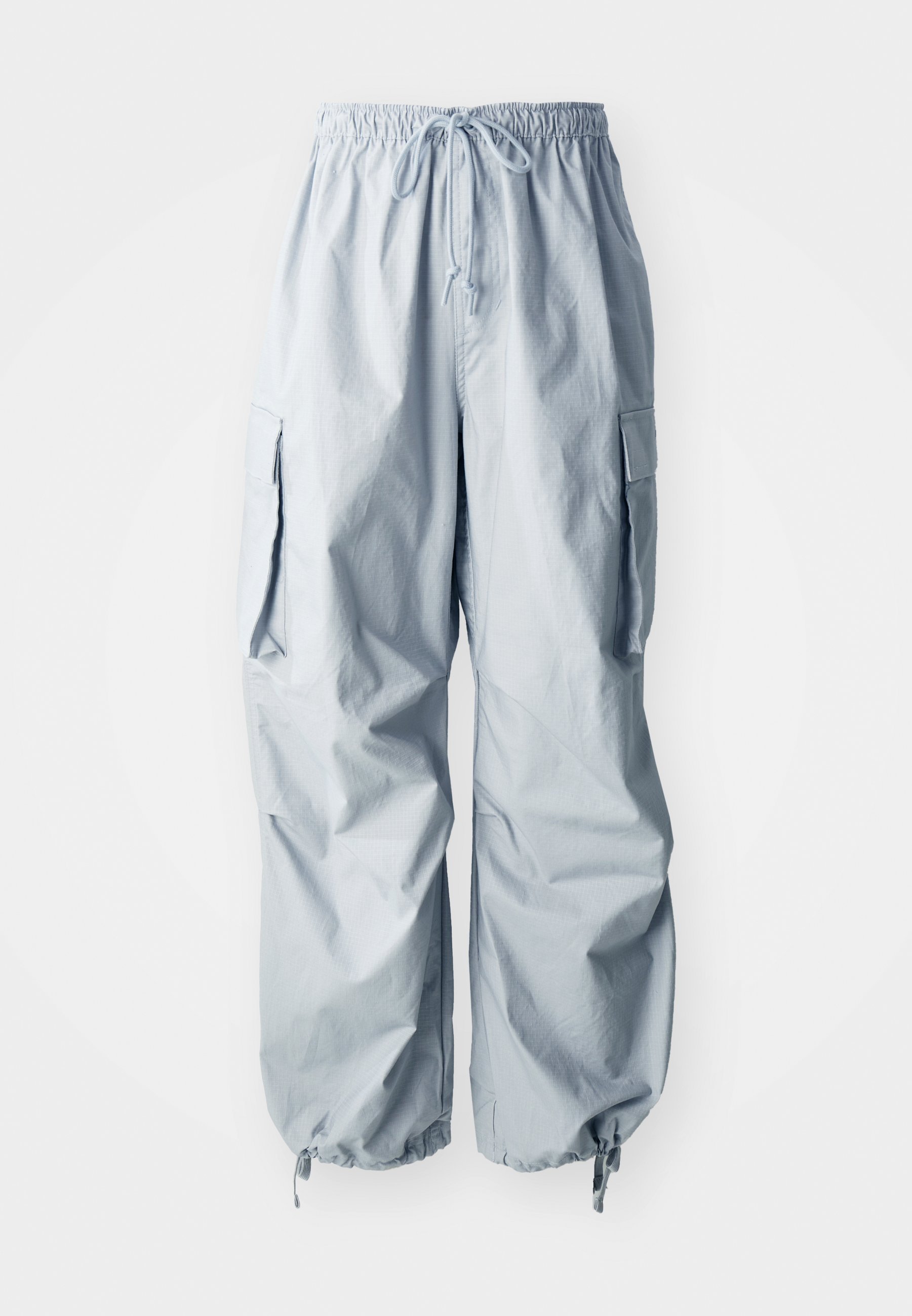 Nike Sportswear SPORTSWEAR - Pantaloni cargo - grigio fumo chiaro/nero