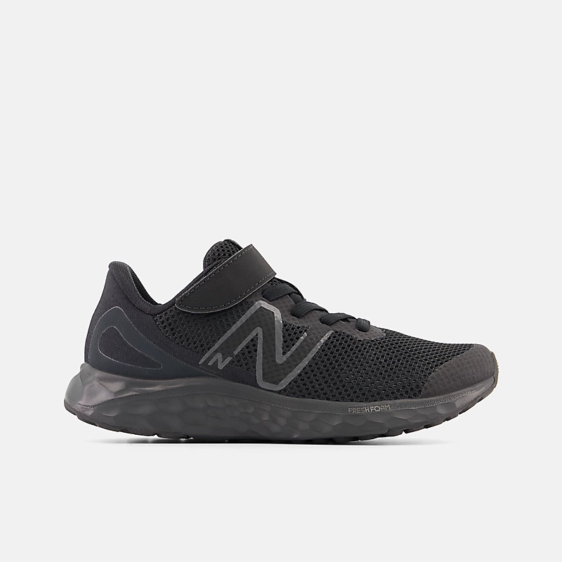 Bebé Fresh Foam Arishi v4 Bungee Lace z górnym paskiem - Czarny