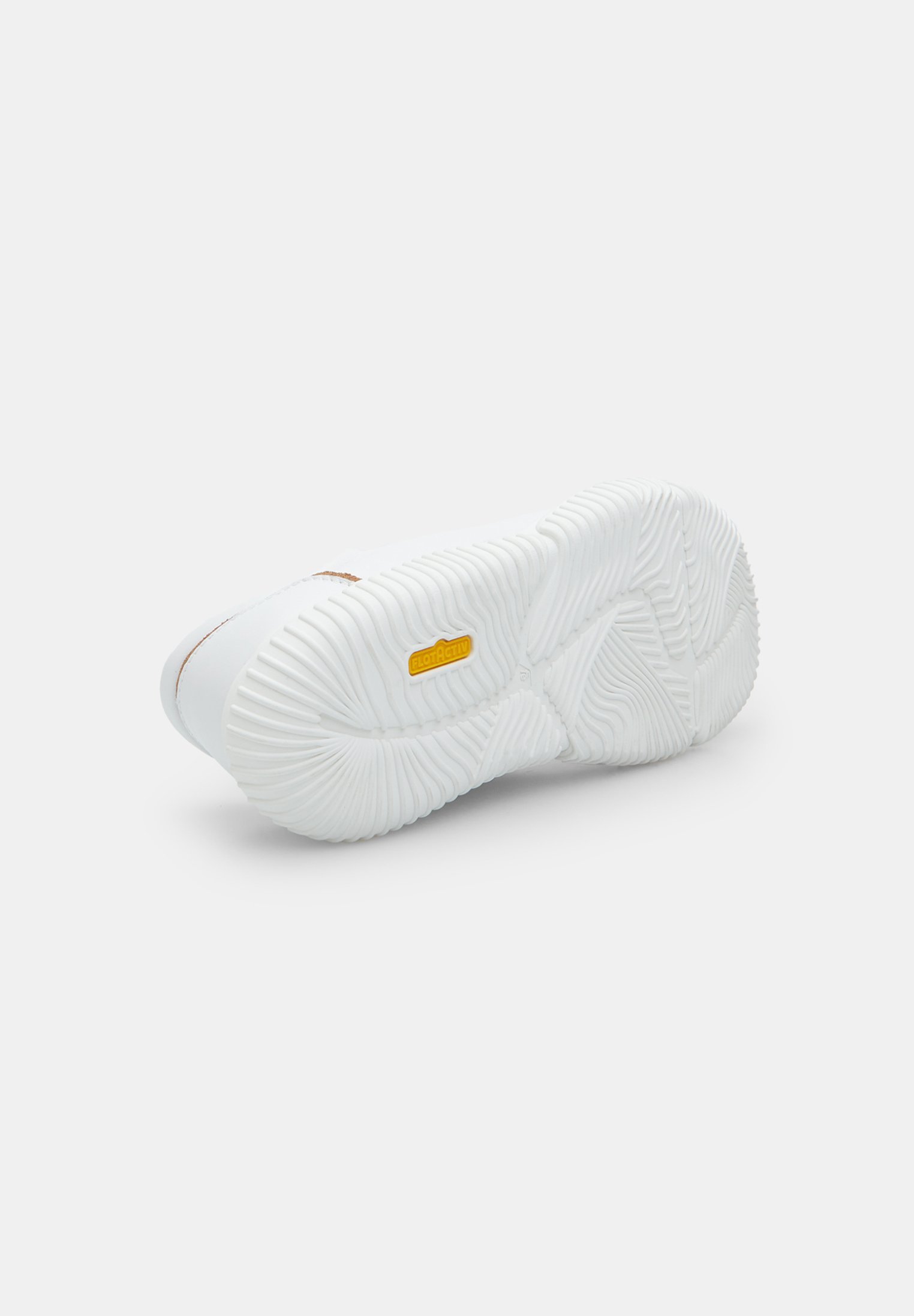 Bata WEINBRENNER BAREFOOT - Treniruokliai - bianco