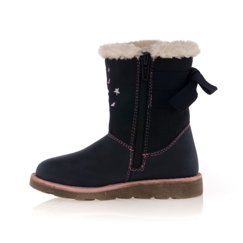 Botas azules de niña