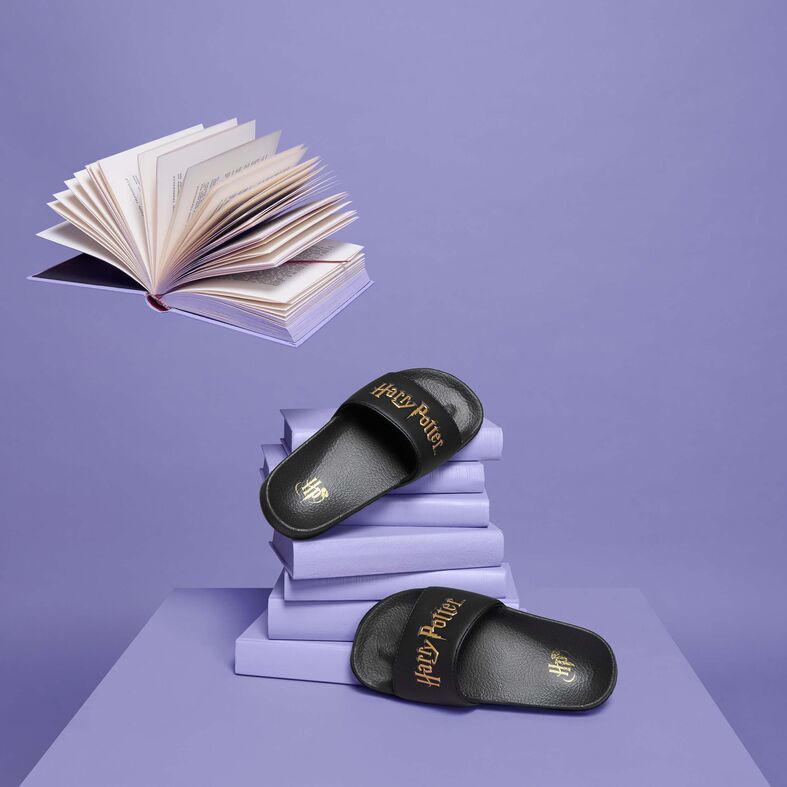 Chinelo de dedo para menino negro / Sandálias de dedo