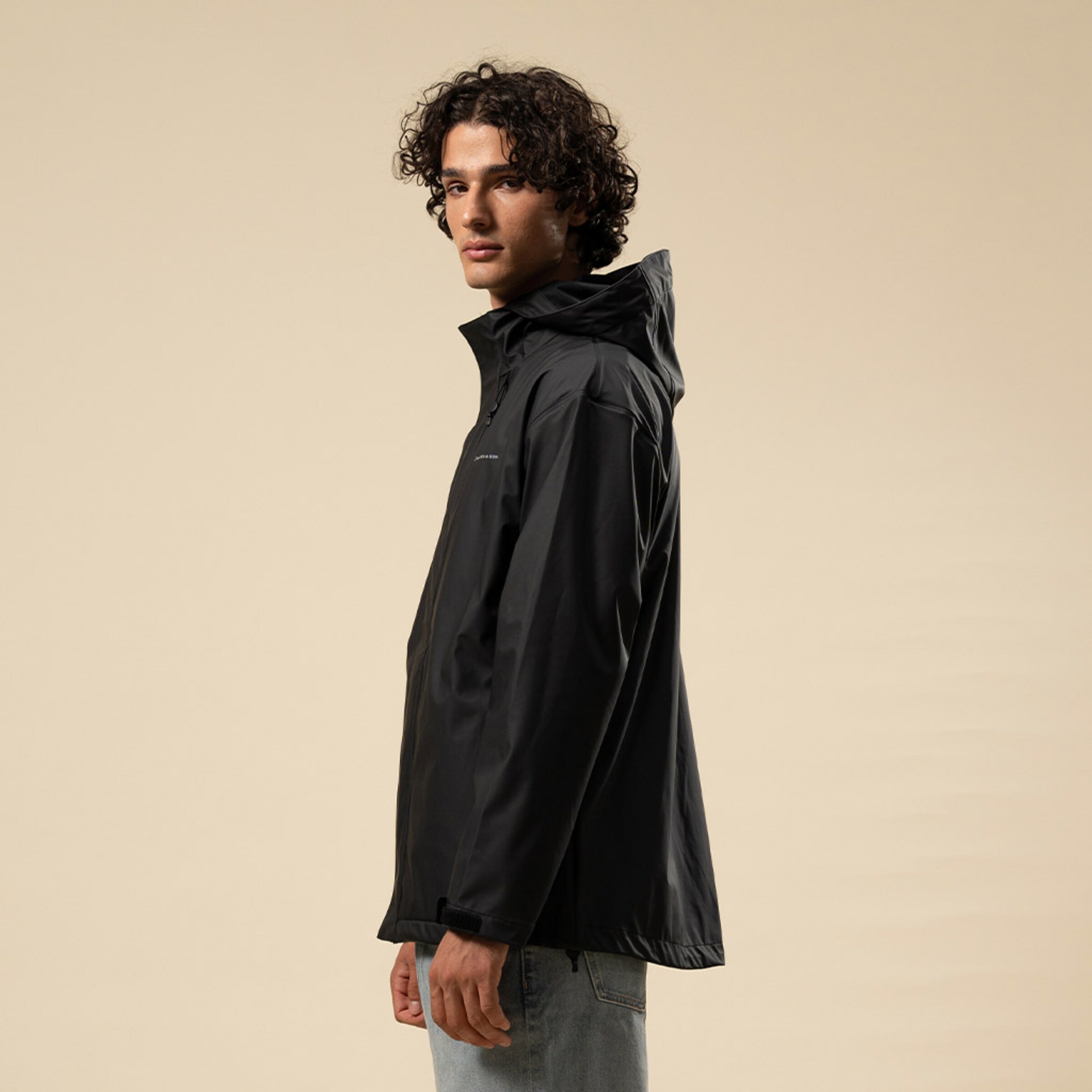 Veste imperméable courte noire de tous les jours