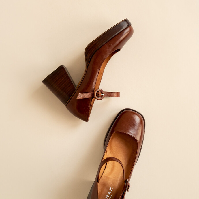 Babies à talon et plateforme  en cuir vieilli marron