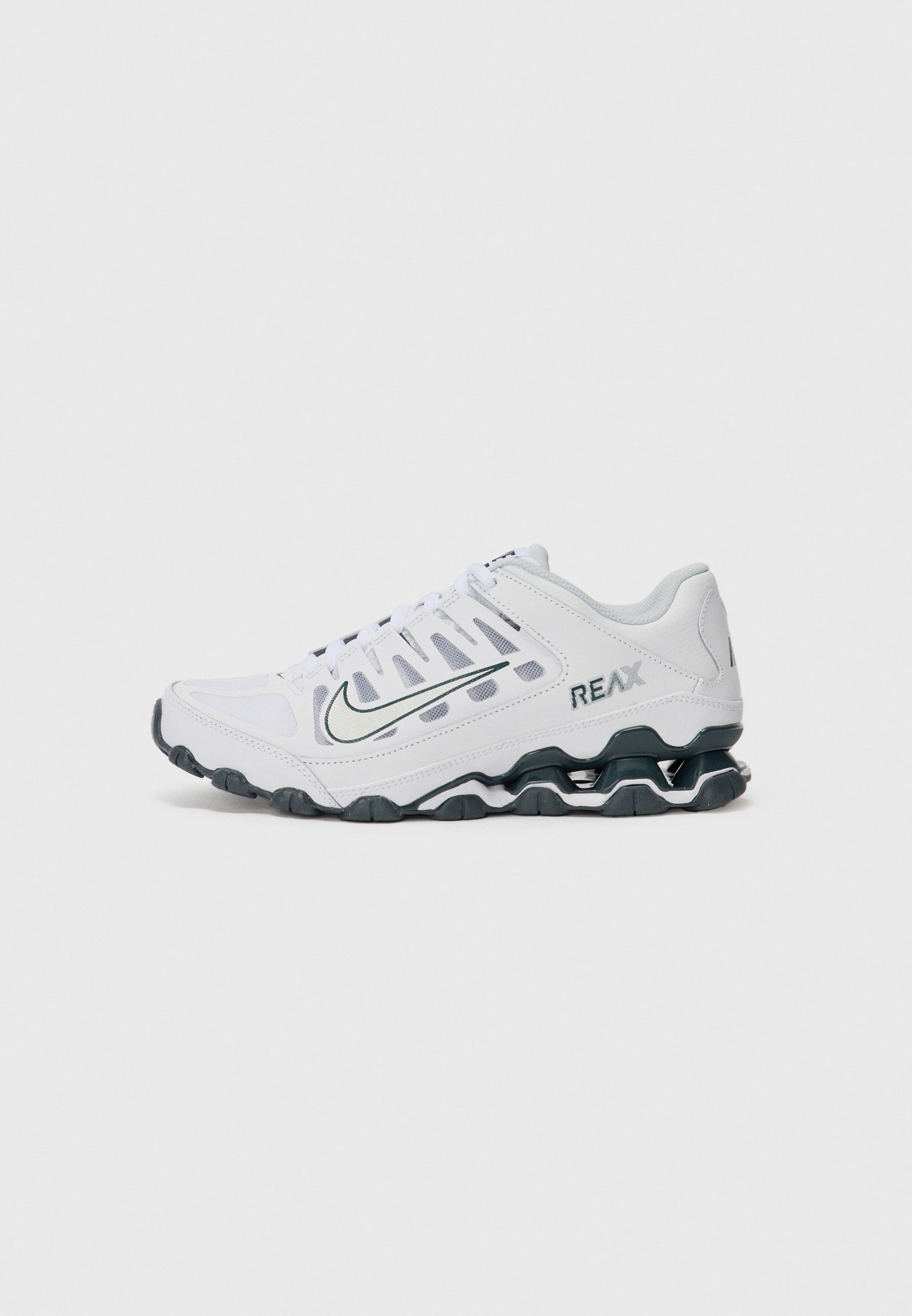 Nike Performance REAX 8 TR - Chaussure d'entraînement - blanc/argent métallisé/platine pur gris anthracite classique