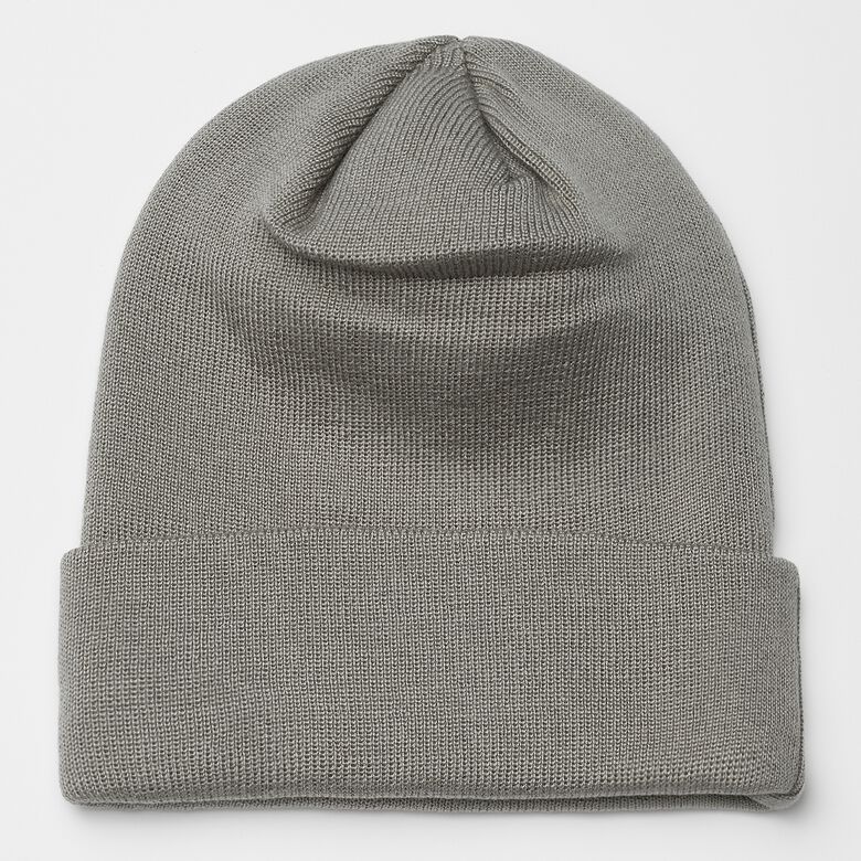 Gorro básico con logo y etiqueta tejida