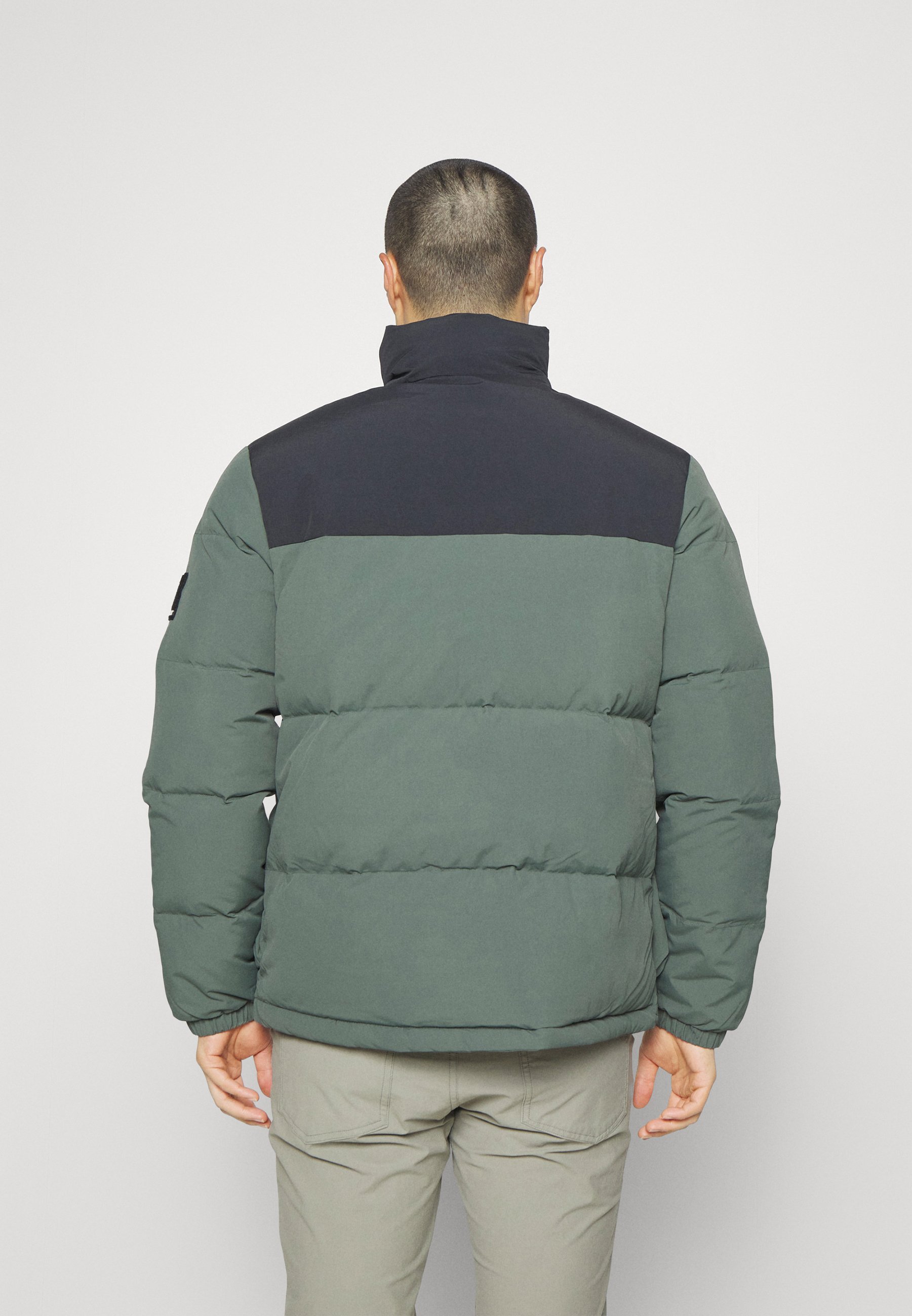 Jack Wolfskin DELLBRUECK - Kurtka puchowa - łupkowo-zielona
