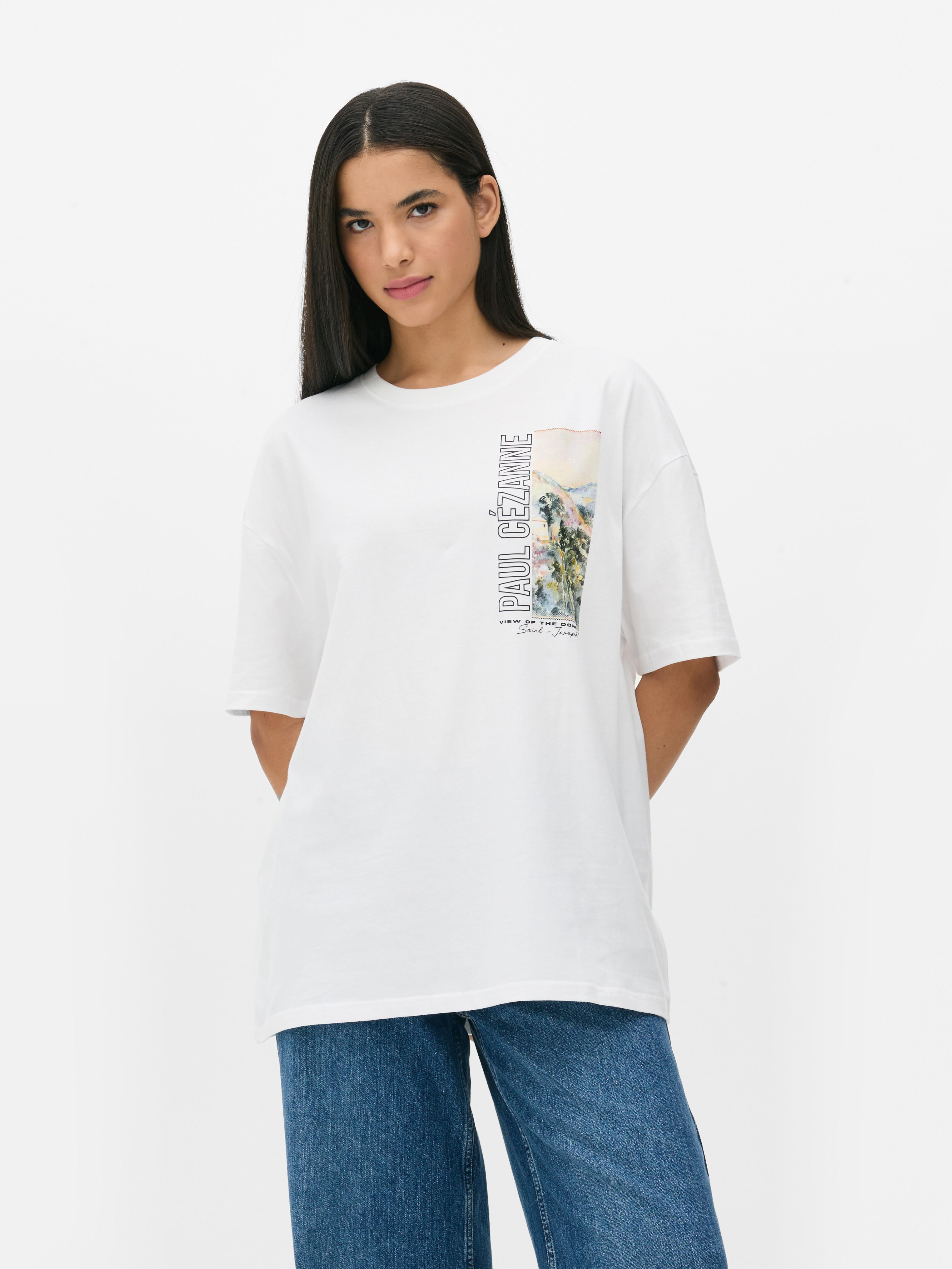 Tricou supradimensionat cu imprimeu Paul Cézanne. Un tricou cu croială lejeră, cu mâneci scurte, umeri căzuți și imprimeu cu o operă de artă de Paul Cézanne.