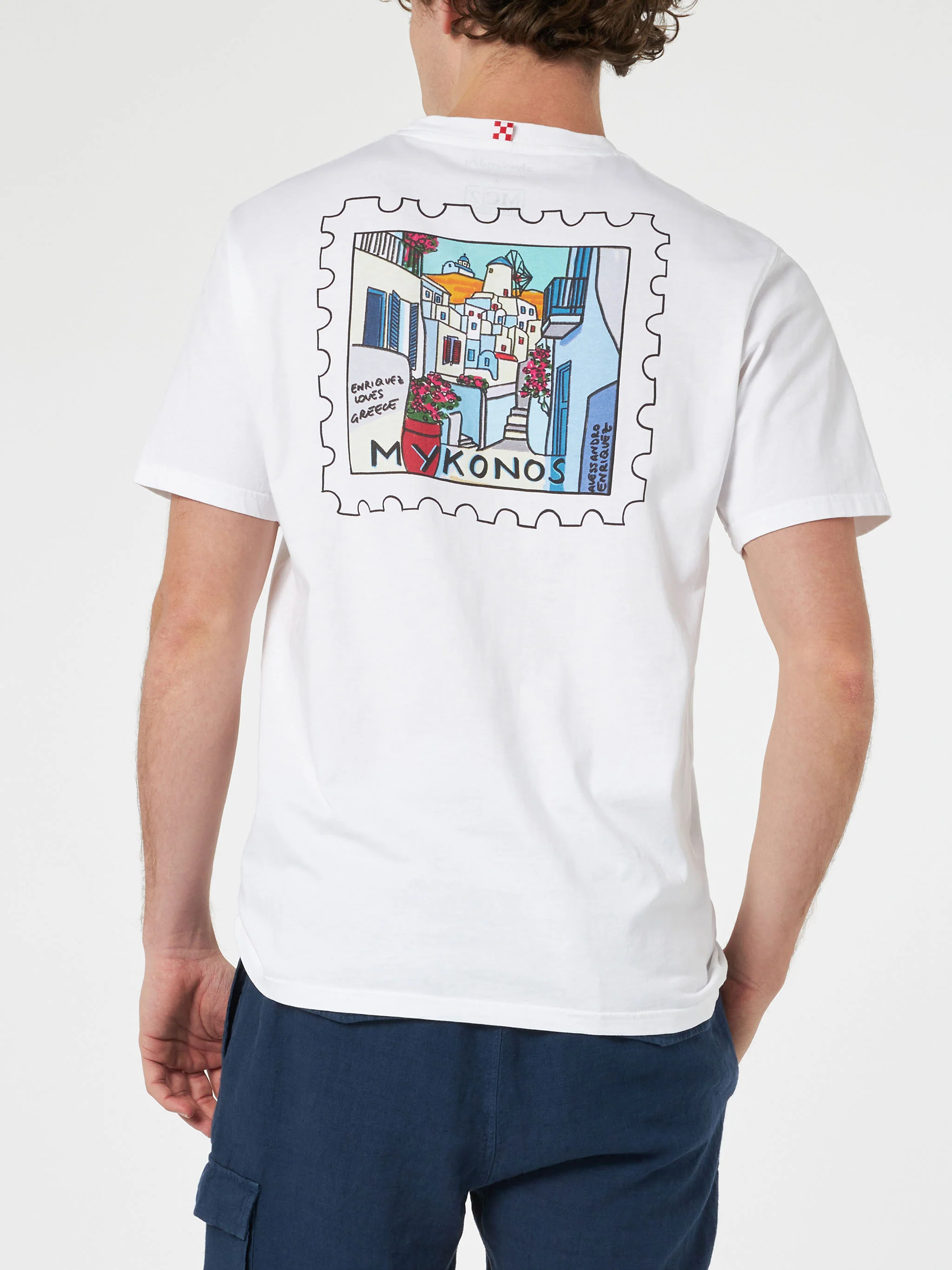T-shirt da uomo in cotone con stampa fronte e retro cartolina di Mykon