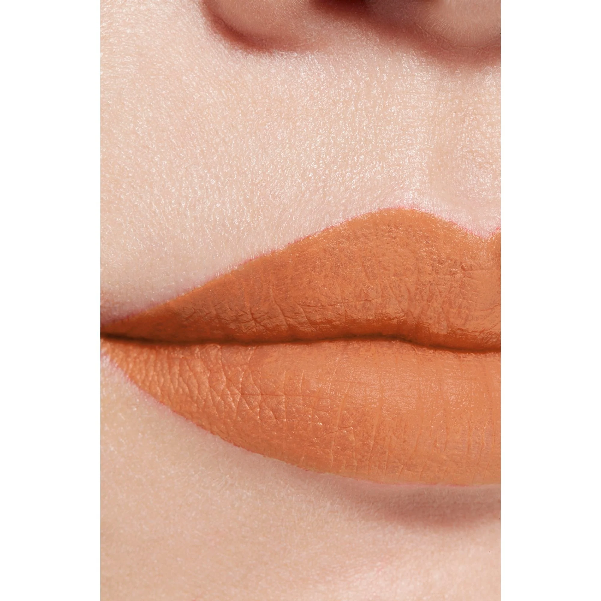 ROUGE ALLURE LIQUID VELVET - IL ROSSETTO FLUIDO OPACO INTENSO ULTRA-TENUTA