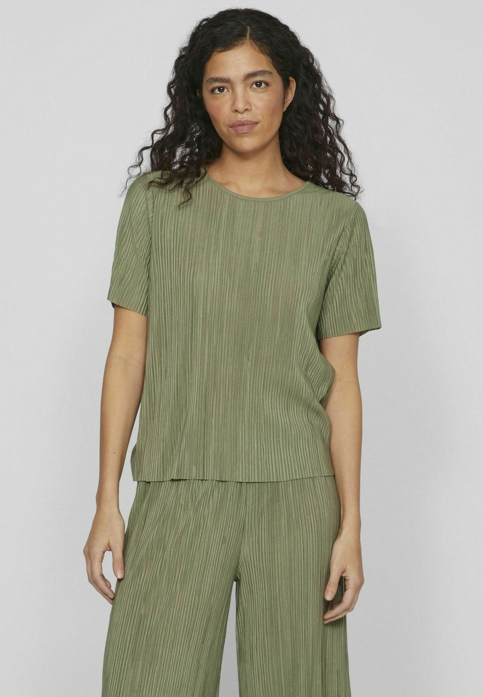 VILA VIPLISA O-NECK NOOS - Blouse - oil green