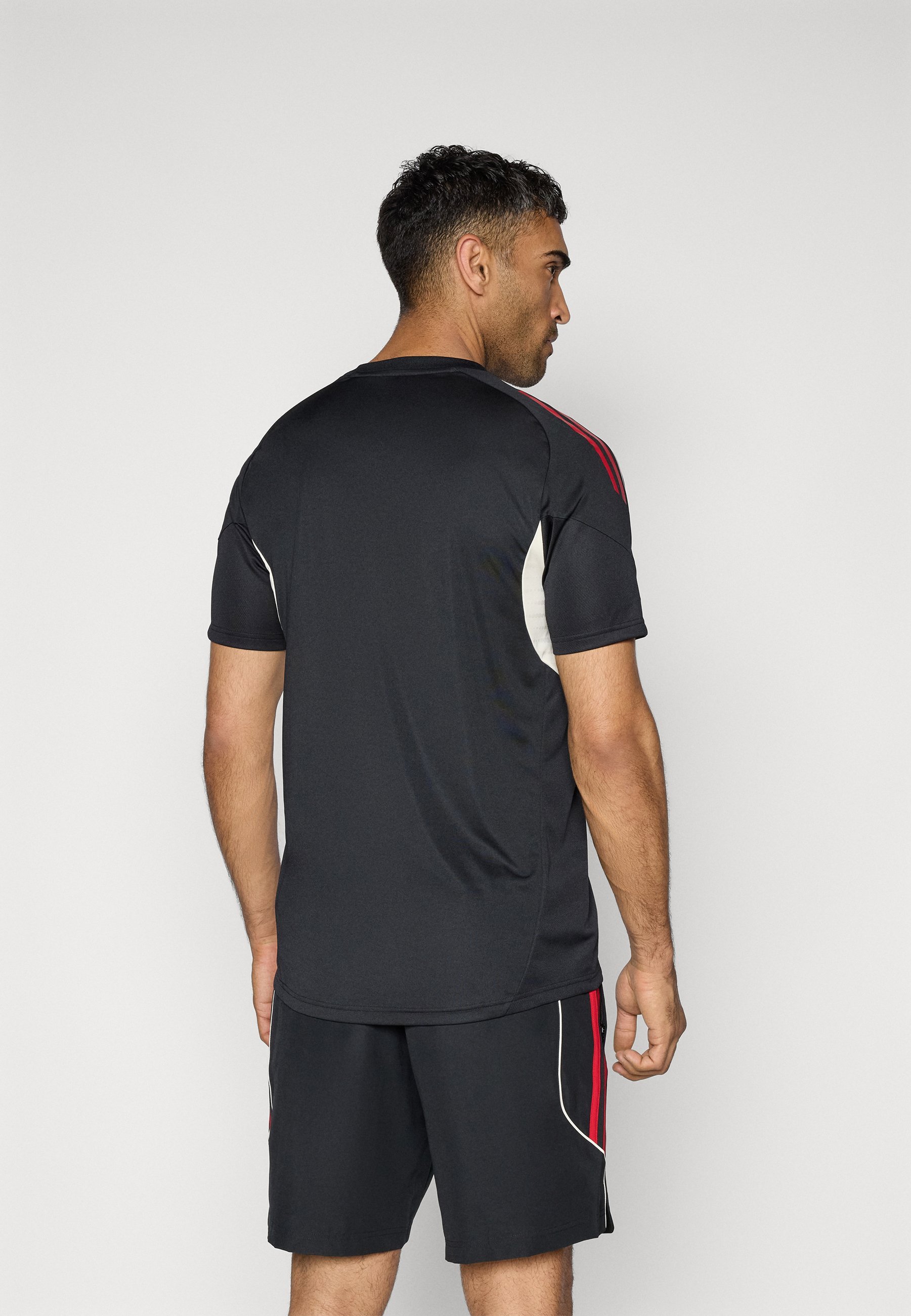 adidas Performance LIVERPOOL FC 25/26 COMPETITIE TRAININGSSHIRT - Clubkleding - zwart