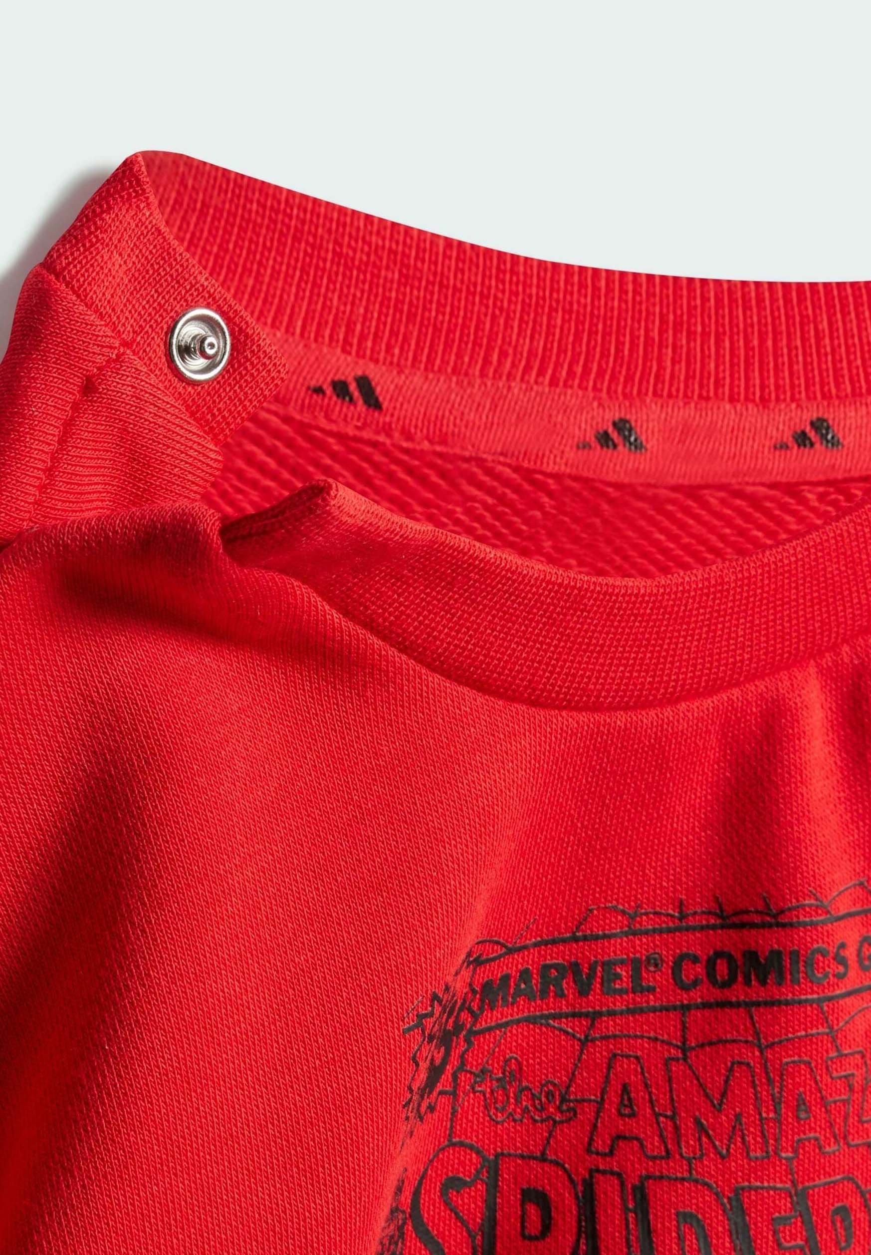 adidas Sportswear MARVEL SPIDER-MAN JOGGER SET - Verryttelypuku - pure ruby white