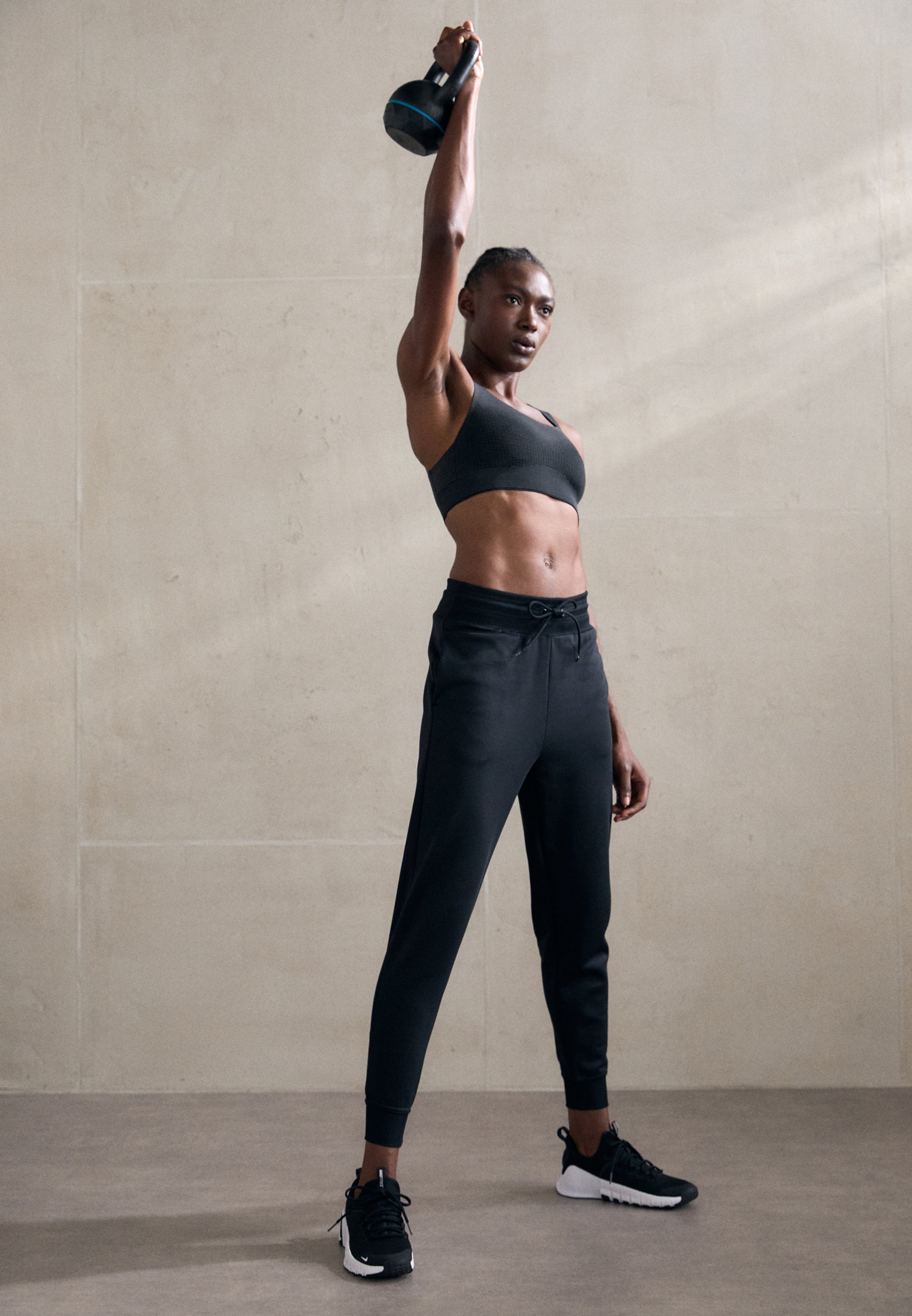 Nike Performance melegítőalsó - fekete/fehér