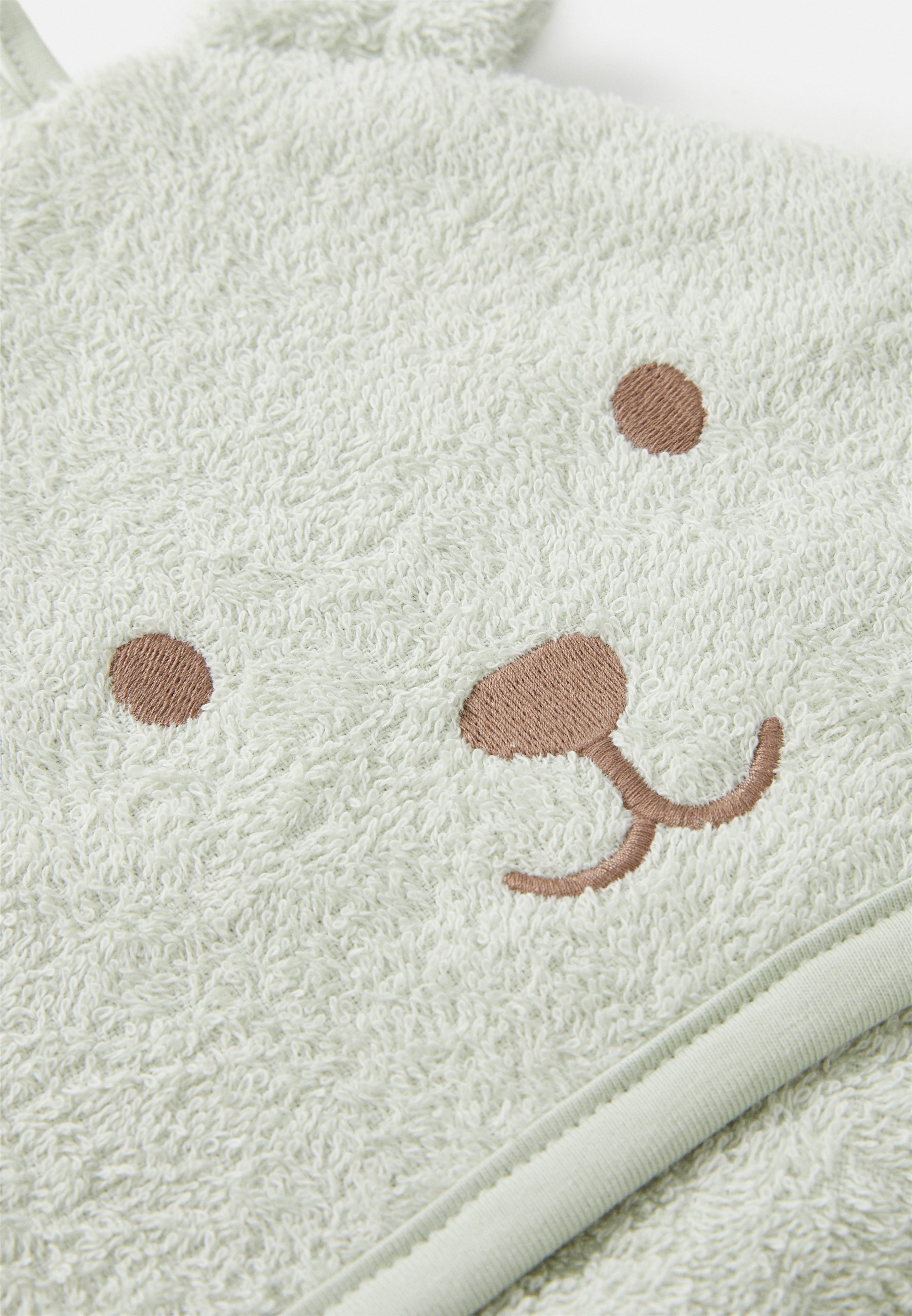 Lindex TOWEL HOOD UNISEX - Serviette de bain - vert clair poudré