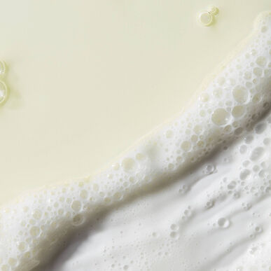 Kiehl's Creme de Corps zaglađujući gel za tijelo koji se upija u ulje, pjena za čišćenje tijela s uljem, suha koža, 250 ml