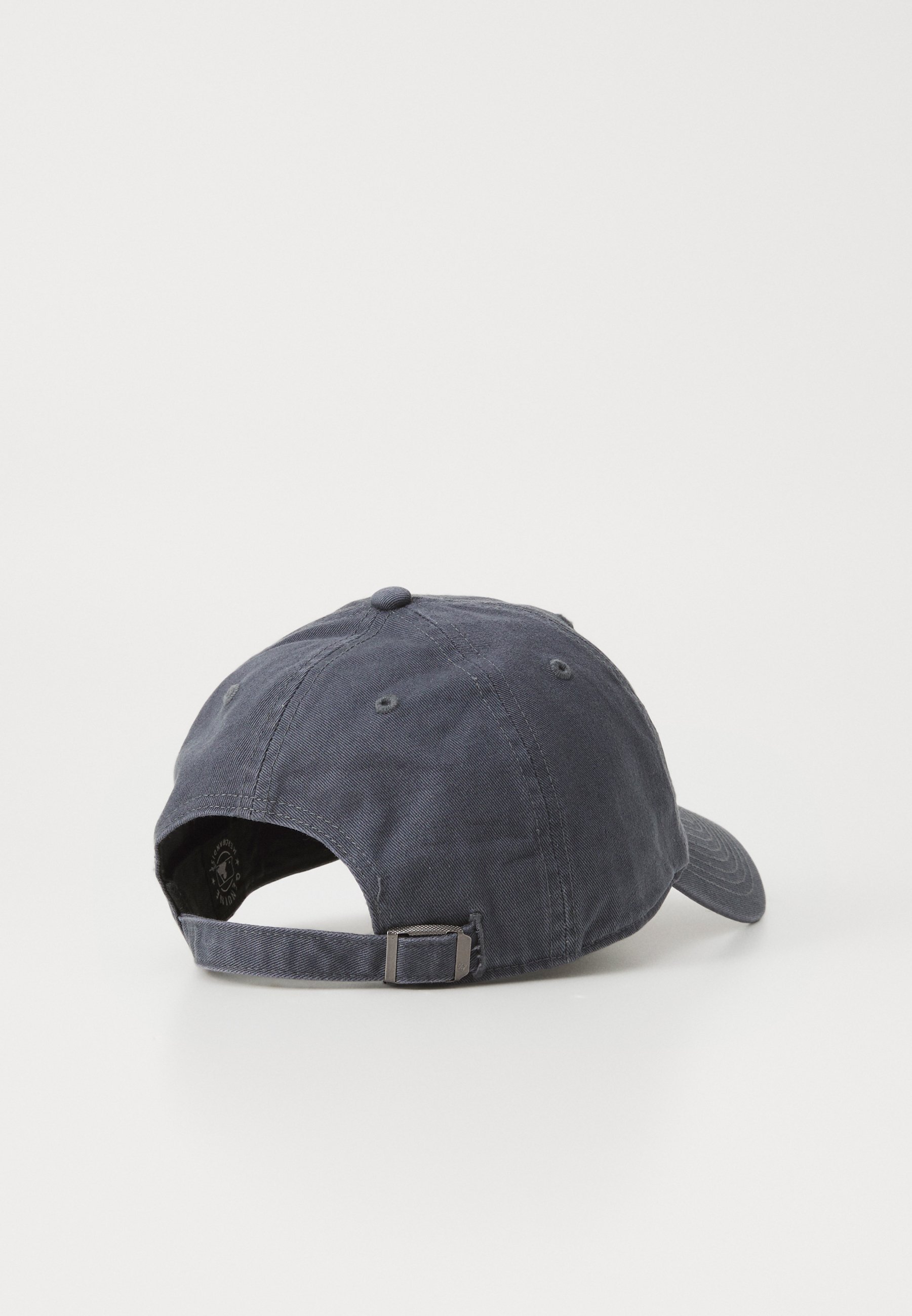 '47 Caps