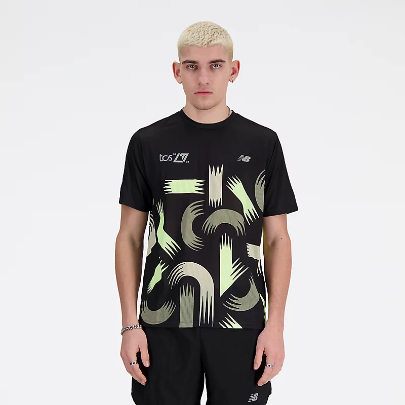 Męska koszulka av nadrukiem NB Athletics Run med edycji London Edition – CZARNO-WIELOKROTNA