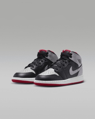 Air Jordan 1 Mid Older Kids' Shoes