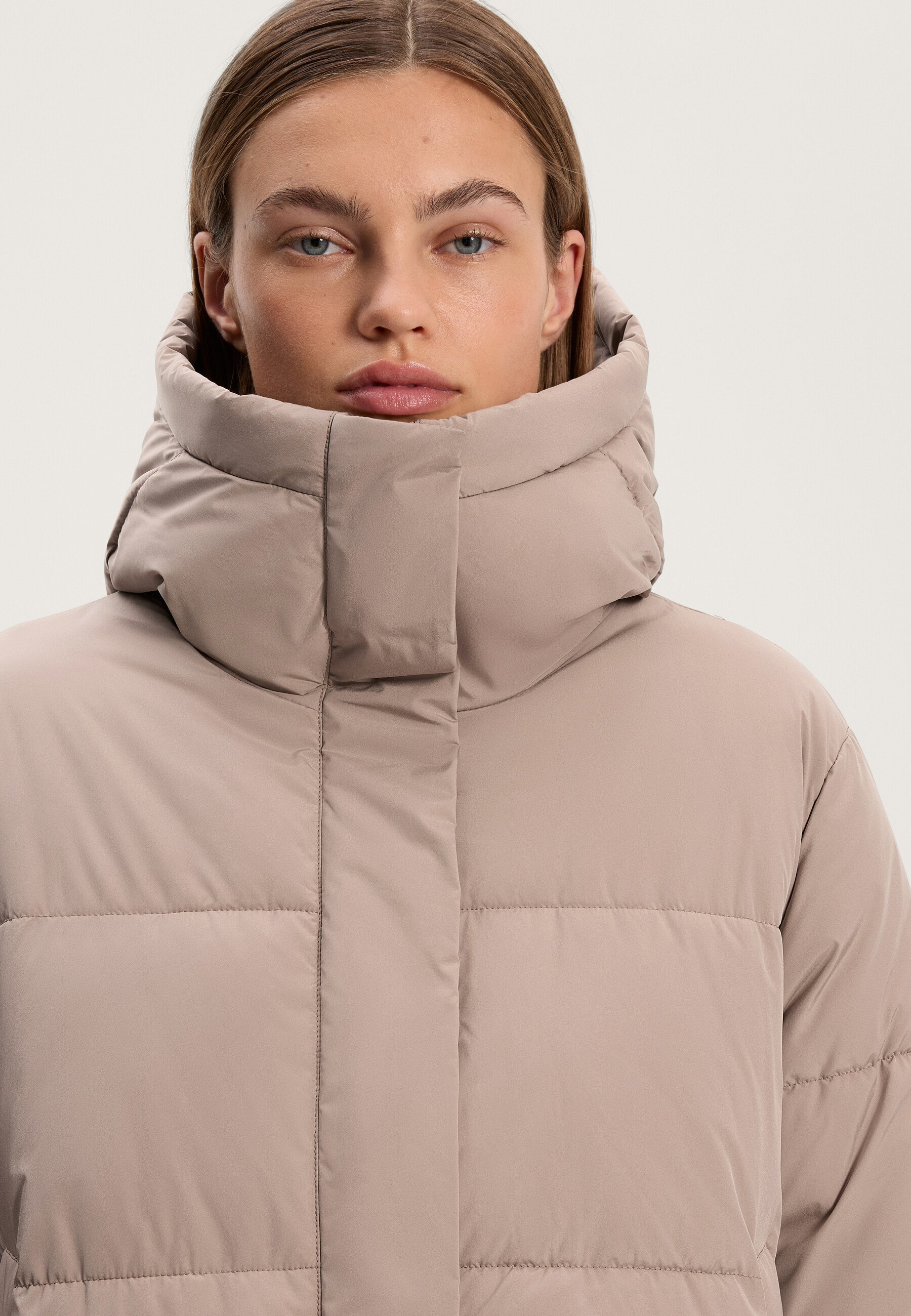 OYSHO PRIMALOFT WATERAFSTOTENDE GEVOERDE Winterjas - beige