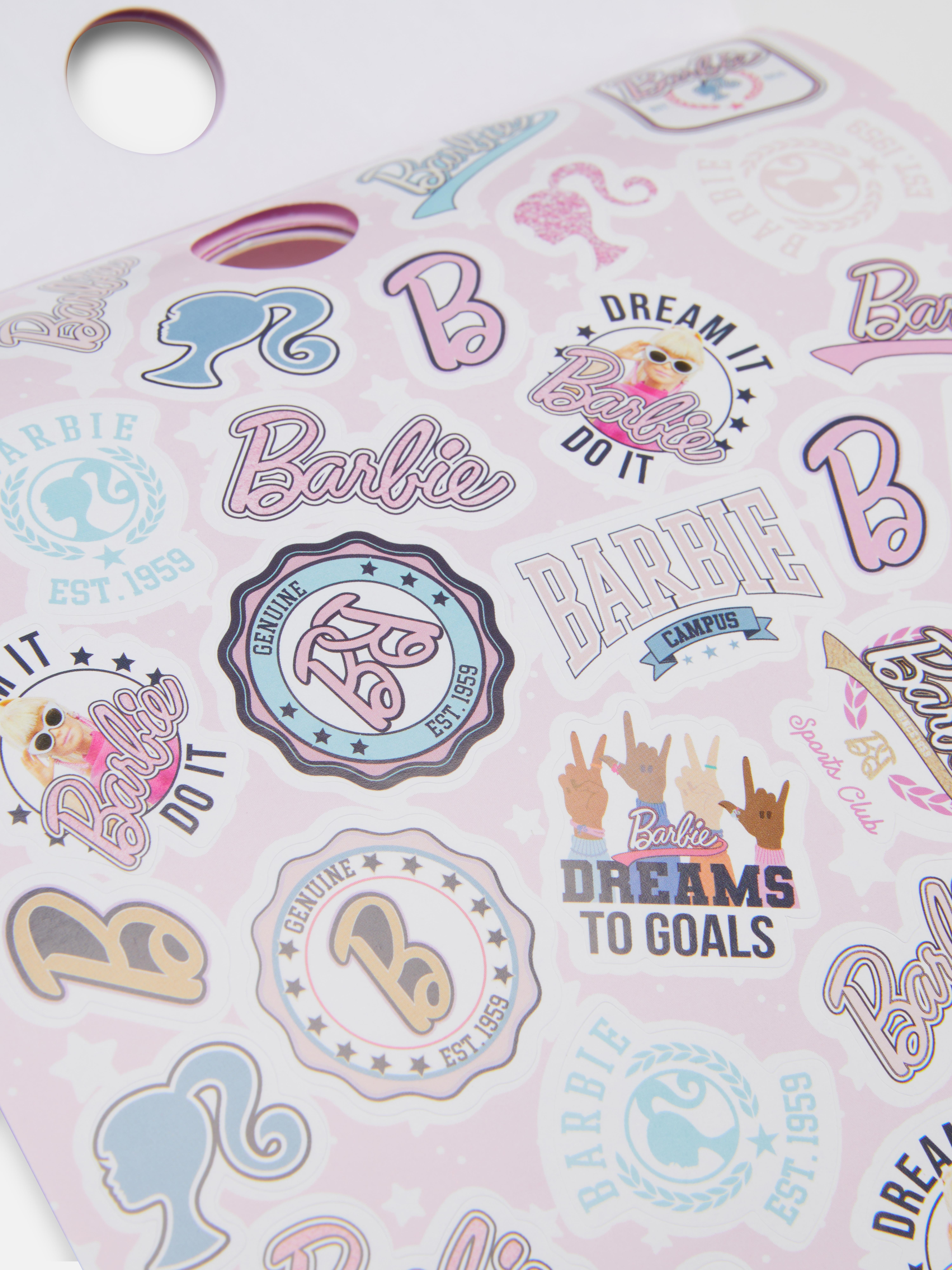 Carte cu stickere Barbie Peste 500 de stickere Barbie într-un format practic de carte