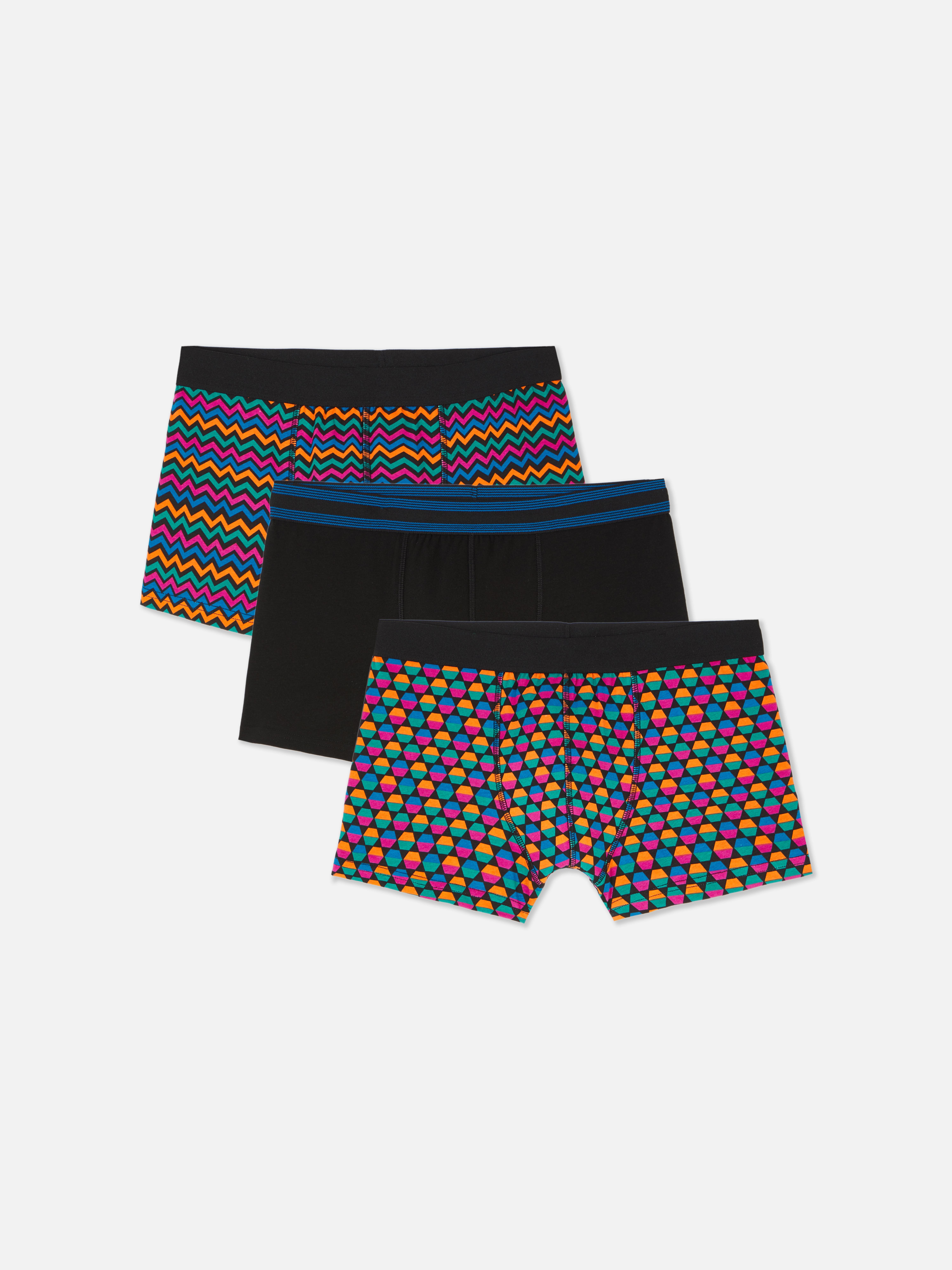 Geometrikus mintás boxeralsó, 3 darabos szett. Három különböző dizájnú boxeralsó kényelmes, rugalmas pamutból.