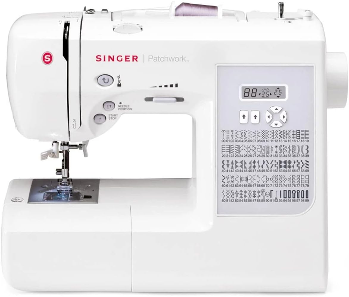 Máquina de costura Singer, multicolorida