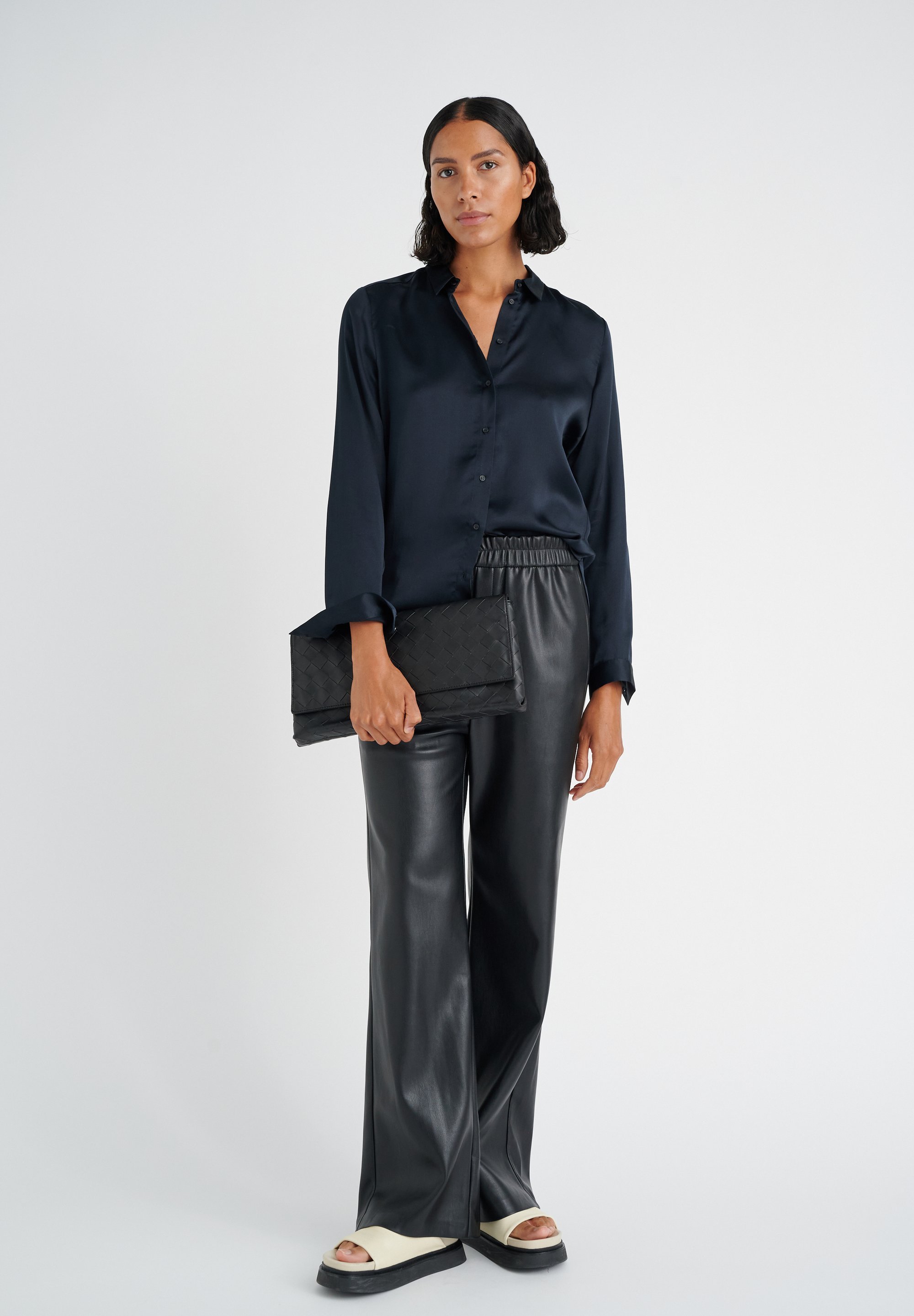 InWear LEONORE PREMIUM - Blouse met knoopsluiting - marineblauw