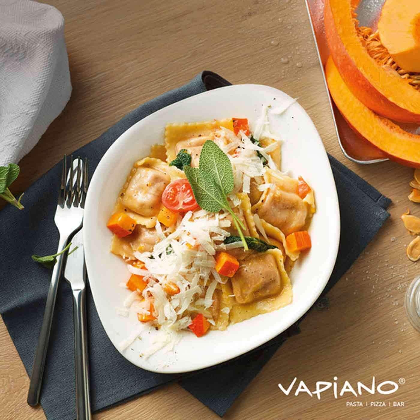 „Villeroy & Boch“ makaronų lėkščių rinkinys, 2 dalys. „Vapiano“ – 1 dalis.