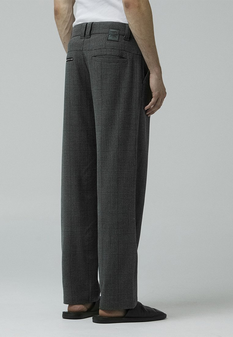 Voormalige nette broek