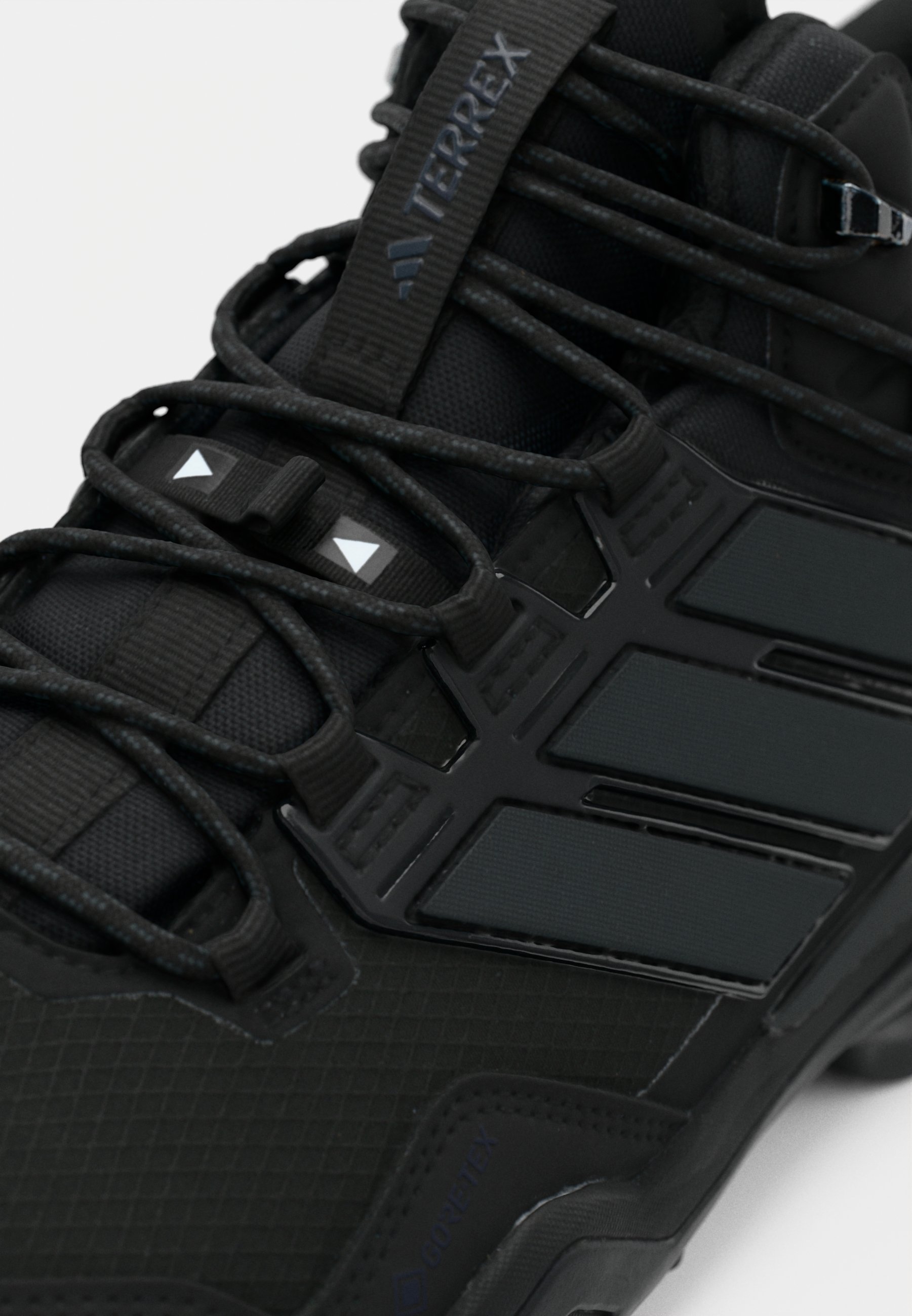 Adidas Terrex SKYCHASER MID GTX - Scarpe da trekking - nero/carbonio