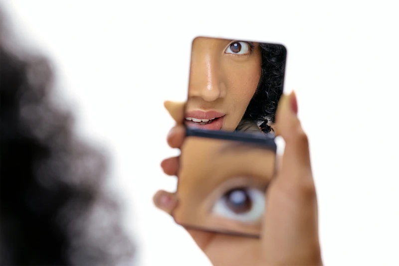 Notino Mirrors palielinošais kompaktais spogulis kosmētikas spogulis