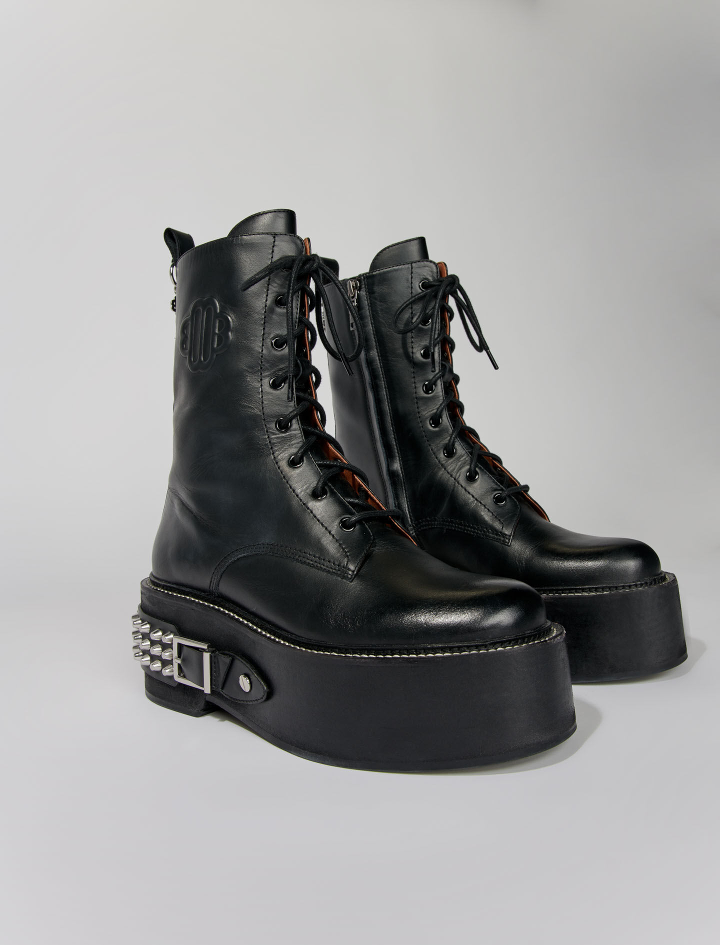 Botas ranger con yksityiskohtia punk-negro