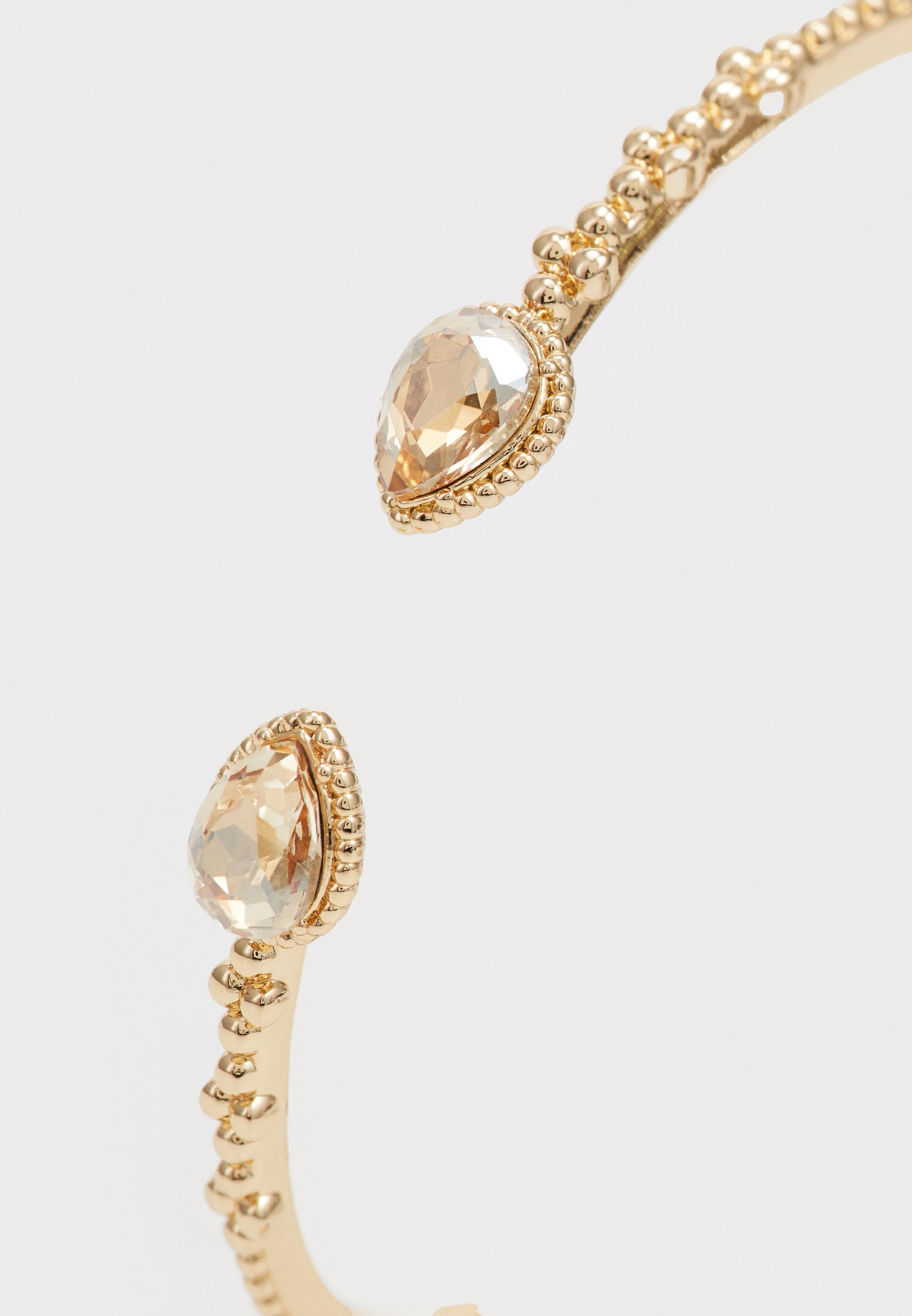 Marchesa CLUSTER OPEN CUFF - Armband - goudkleurig