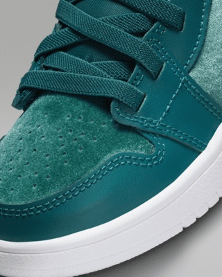 Jordan 1 Low Alt SE Younger Kids' Shoes