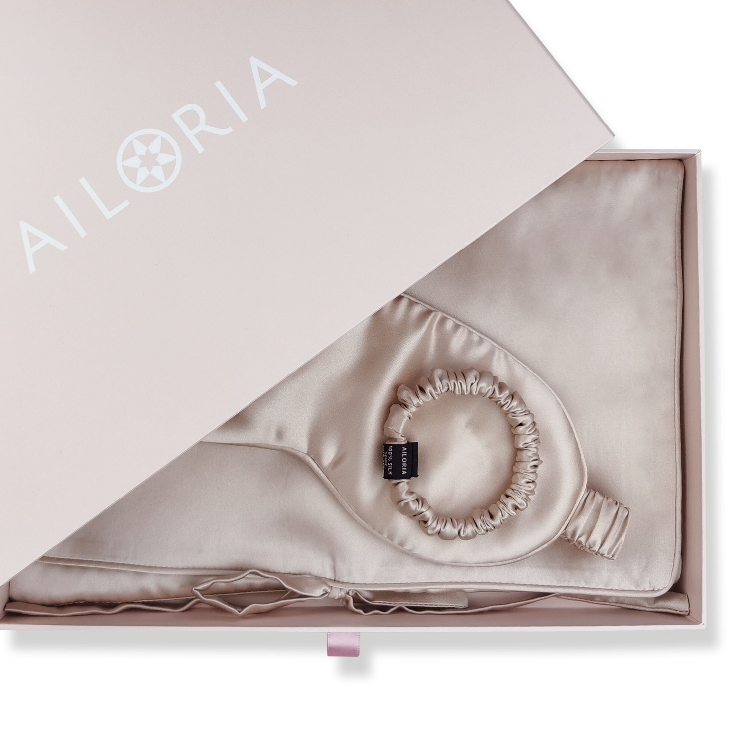 „Ailoria“ kelioninis rinkinys – kosmetinė, miego kaukė ir plaukų segtukas (1 vnt.)