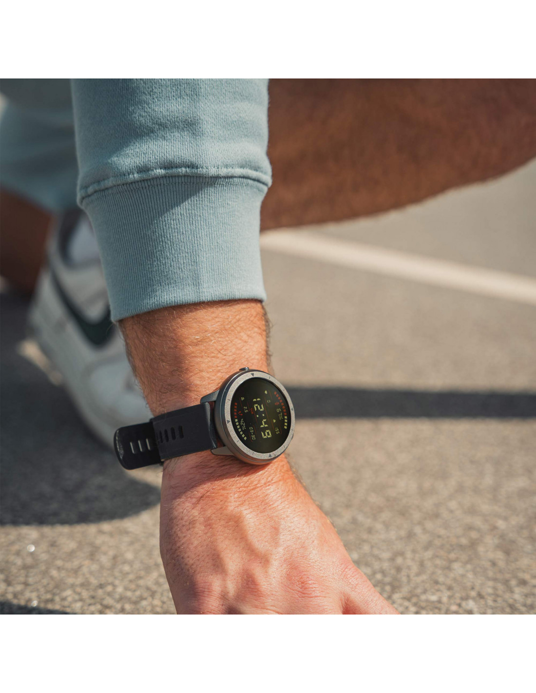  Ksix Eclipse smartwatch met 1,28 inch scherm, Bluetooth 5.0 en een batterijduur van 7 dagen.