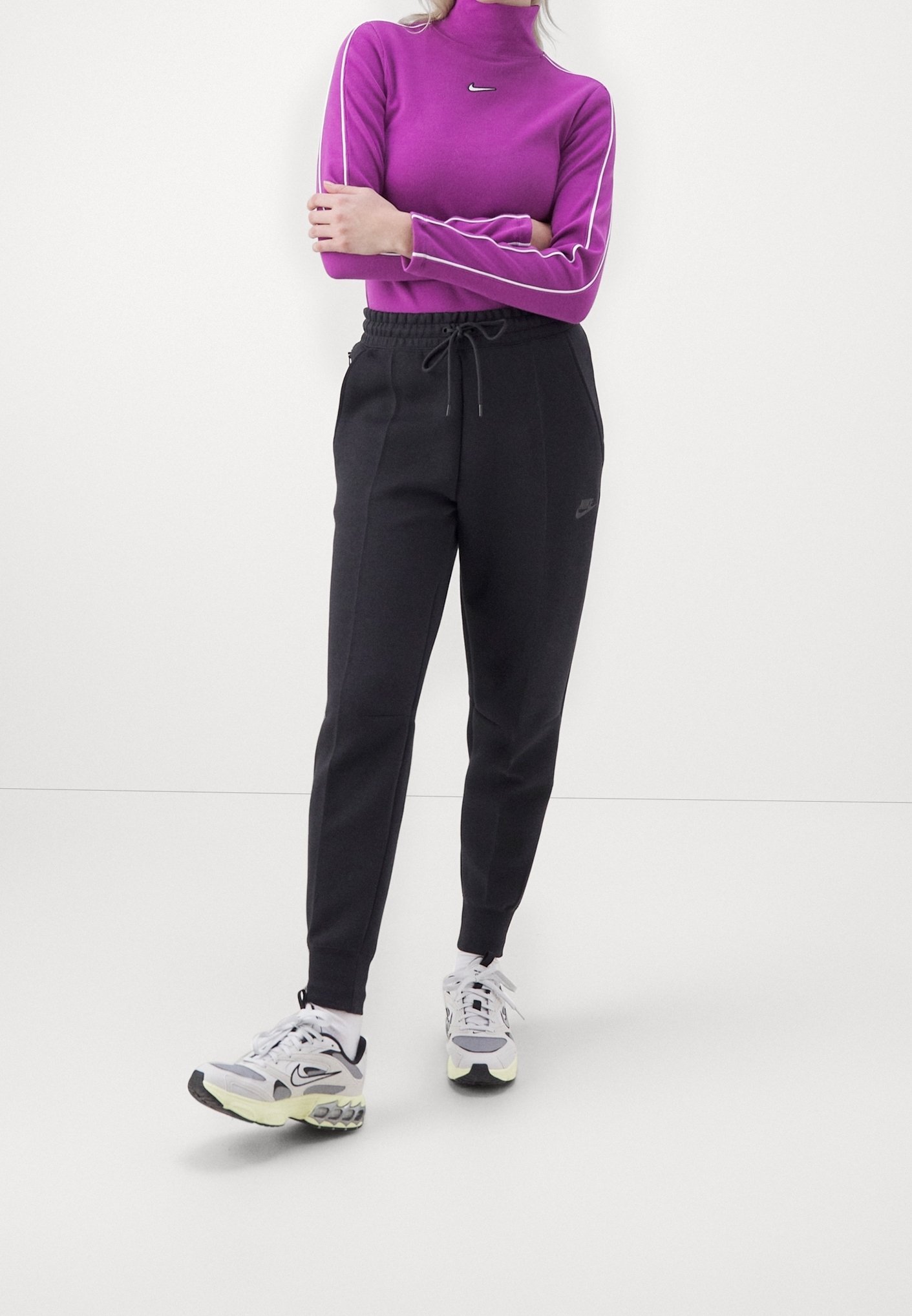 Nike Sportswear treniņtērpa apakšbikses - melnas