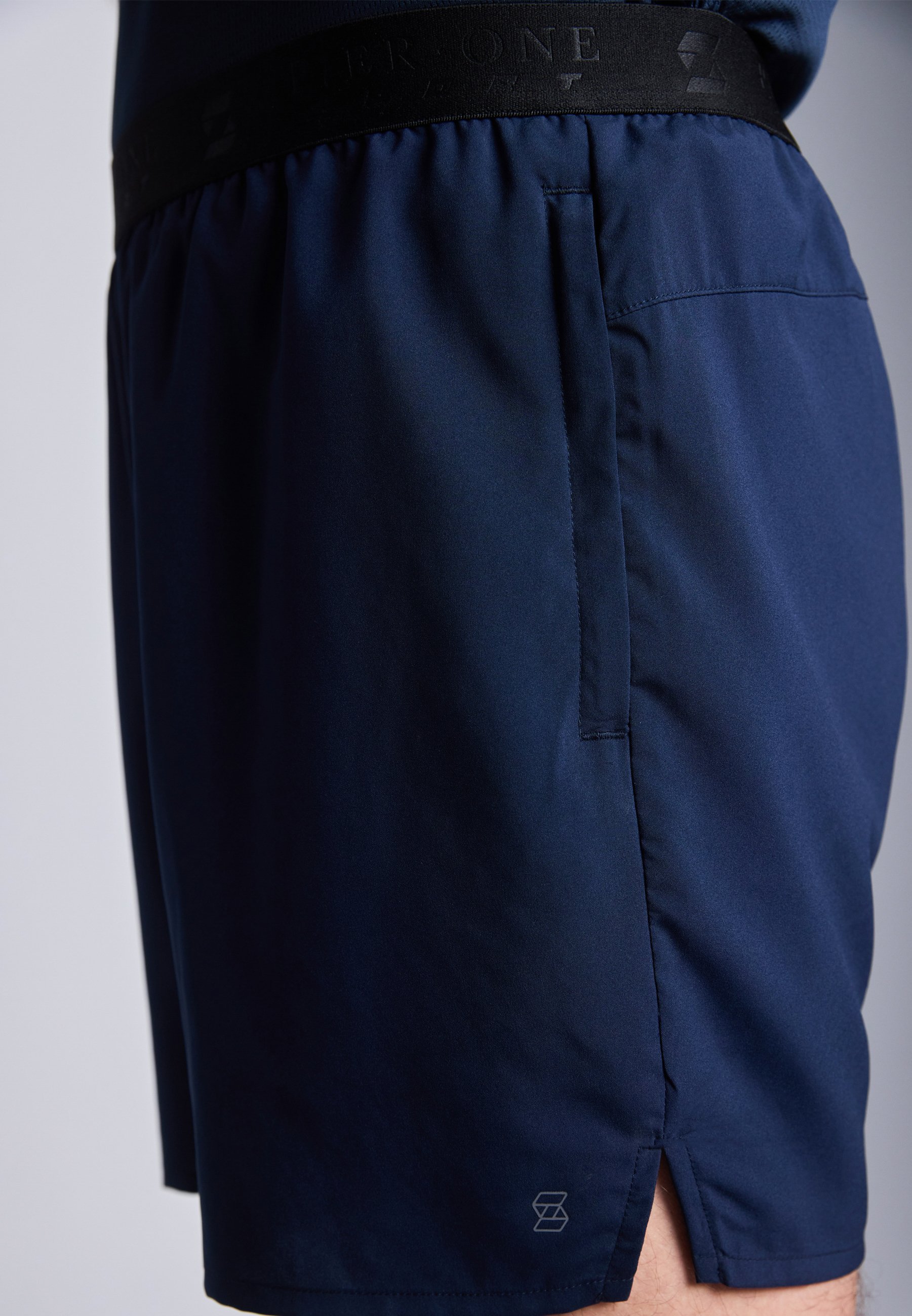 Pantaloncini sportivi Pier One Sport REGULAR FIT con elastico in vita con logo - Pantaloncini - blu scuro